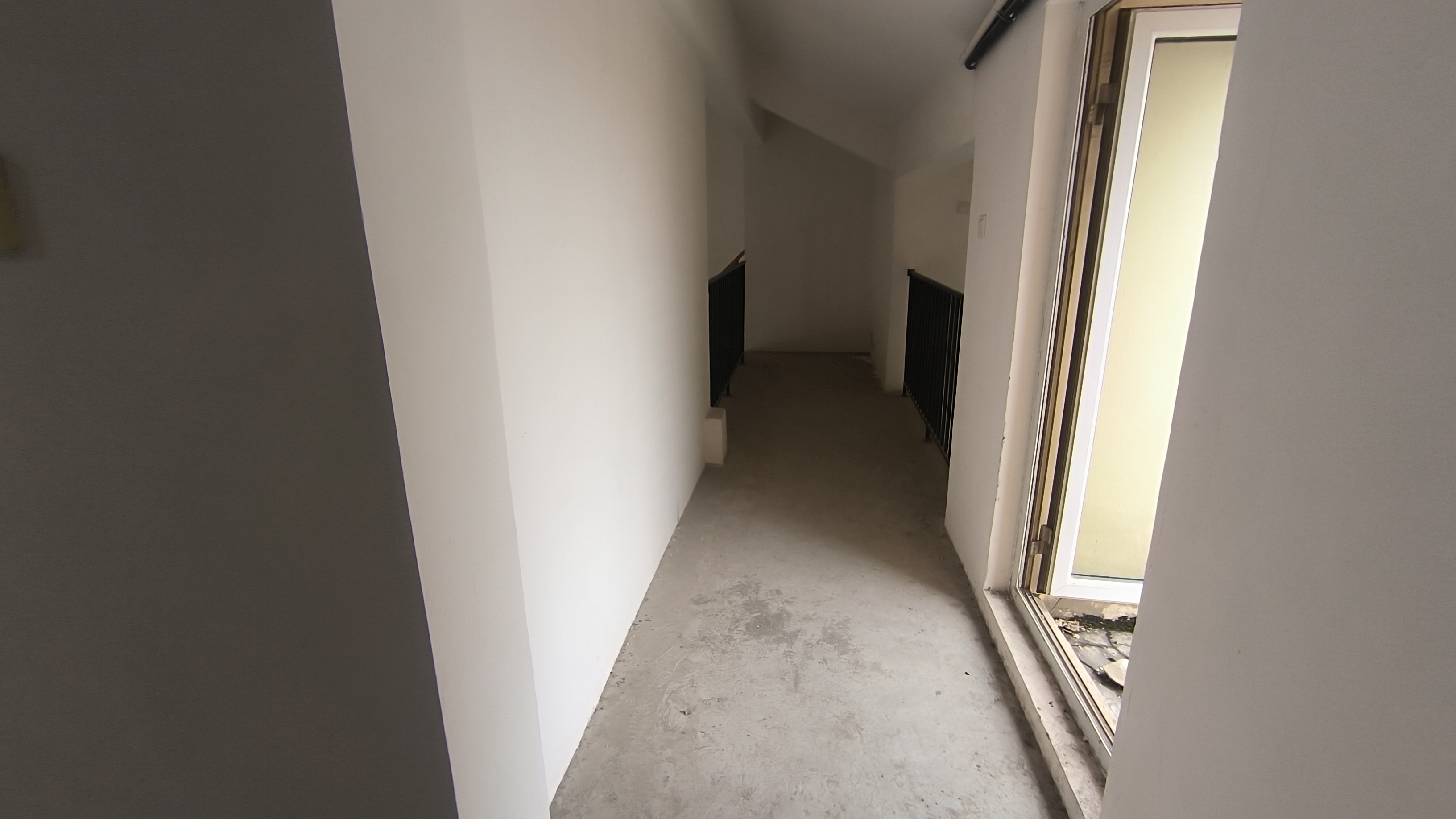 军山花园 4室1厅2卫 185.5m&sup2;
