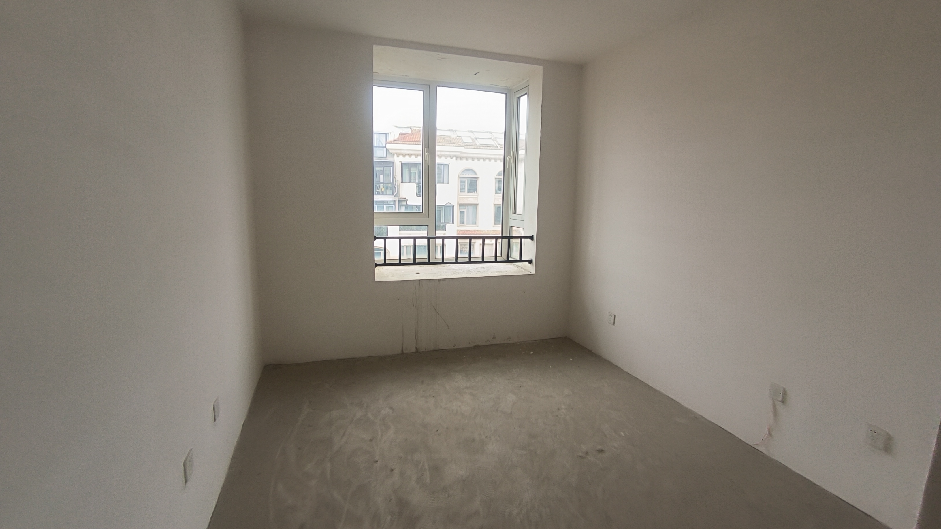 军山花园 4室1厅2卫 185.5m&sup2;
