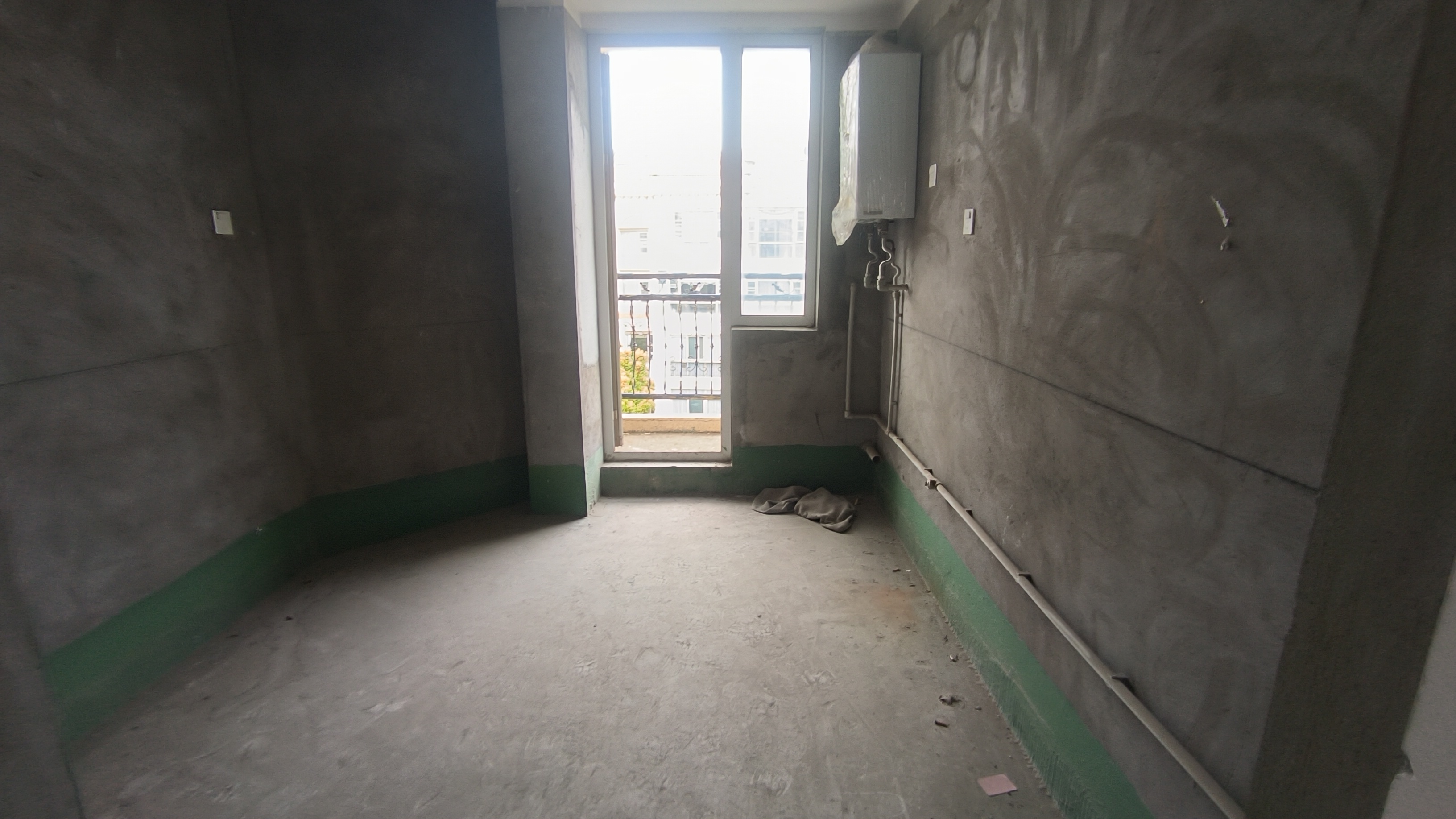 军山花园 4室1厅2卫 185.5m&sup2;