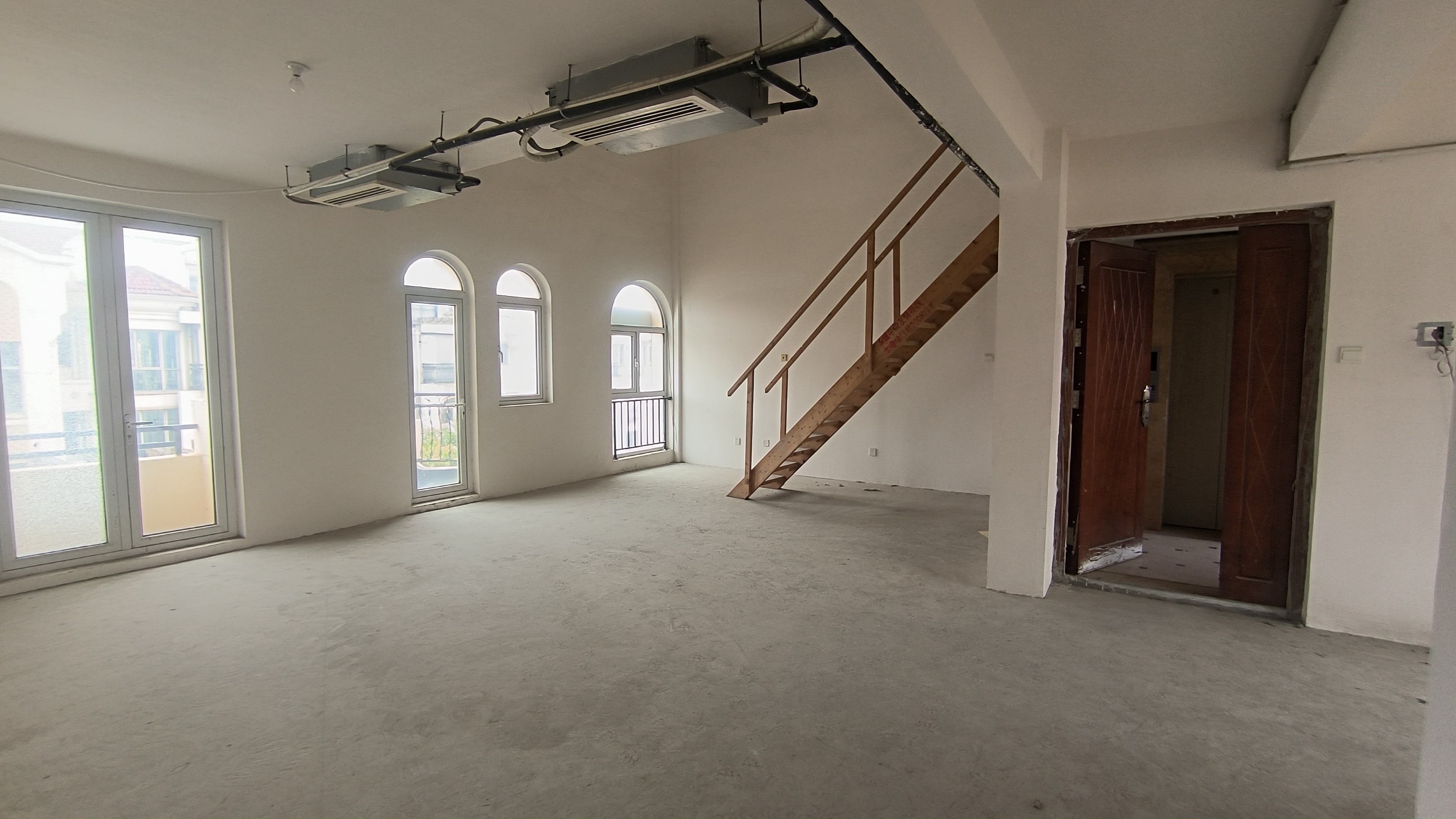 军山花园 4室1厅2卫 185.5m&sup2;