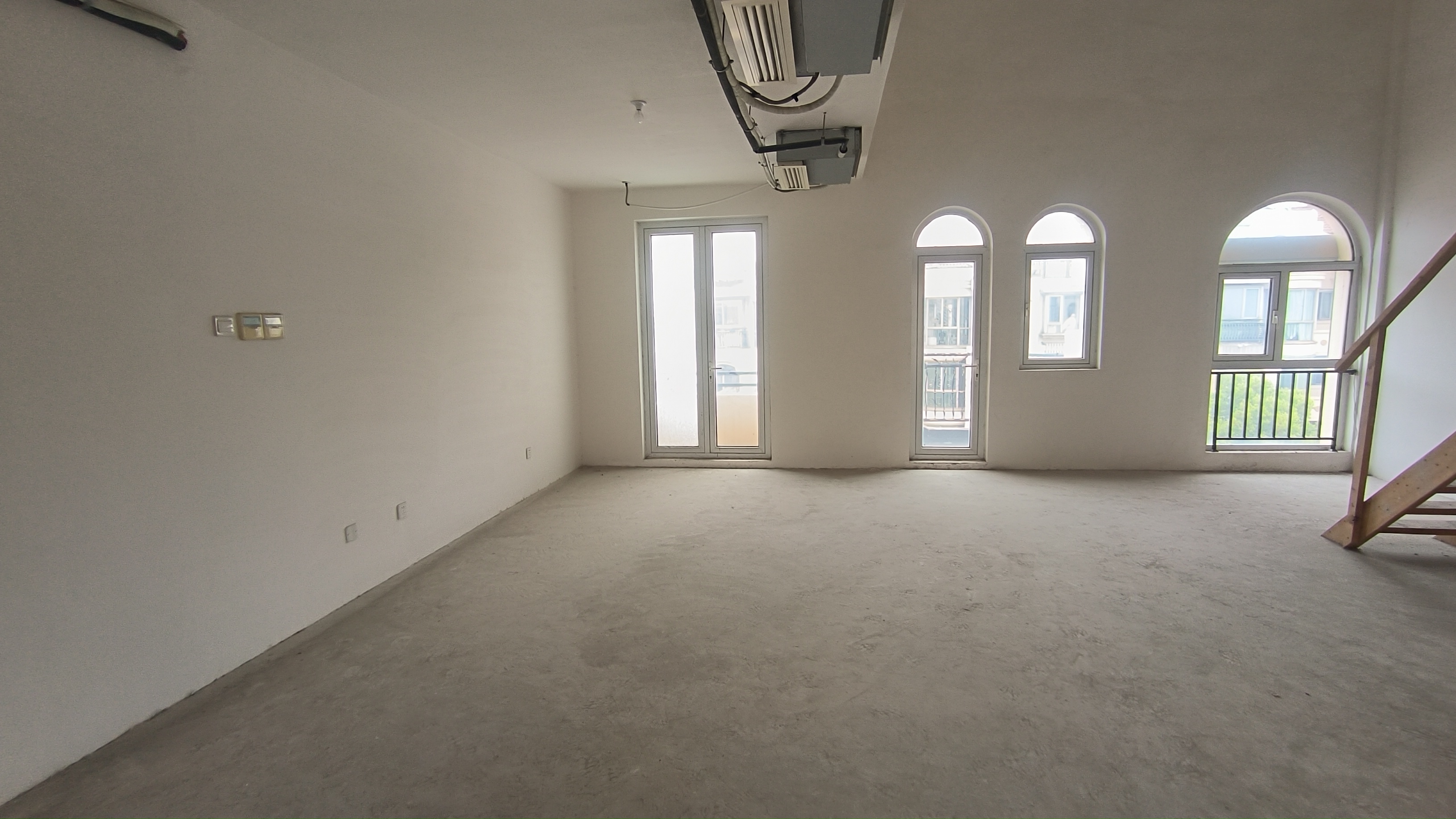 军山花园 4室1厅2卫 185.5m&sup2;