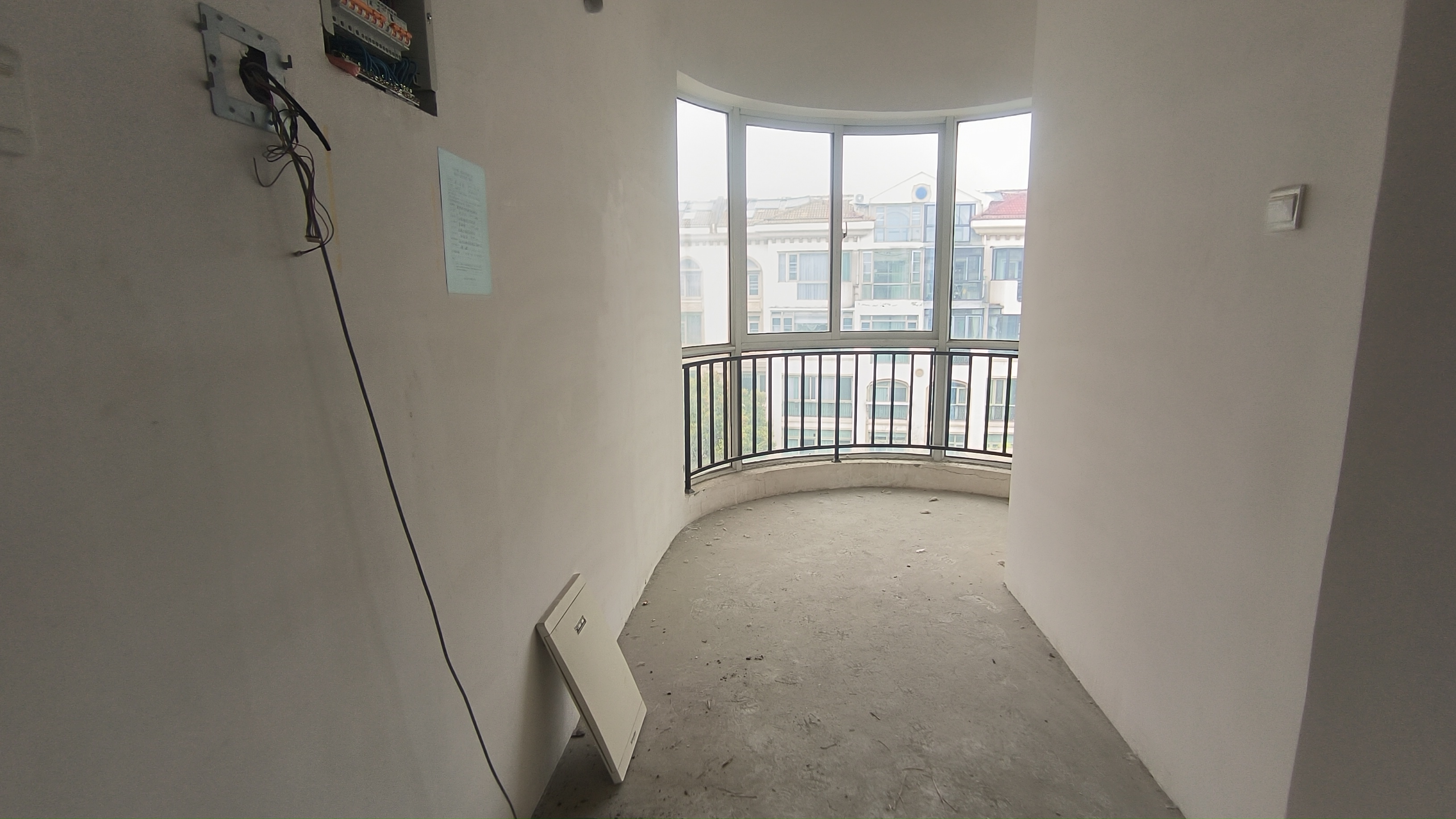 军山花园 4室1厅2卫 185.5m&sup2;