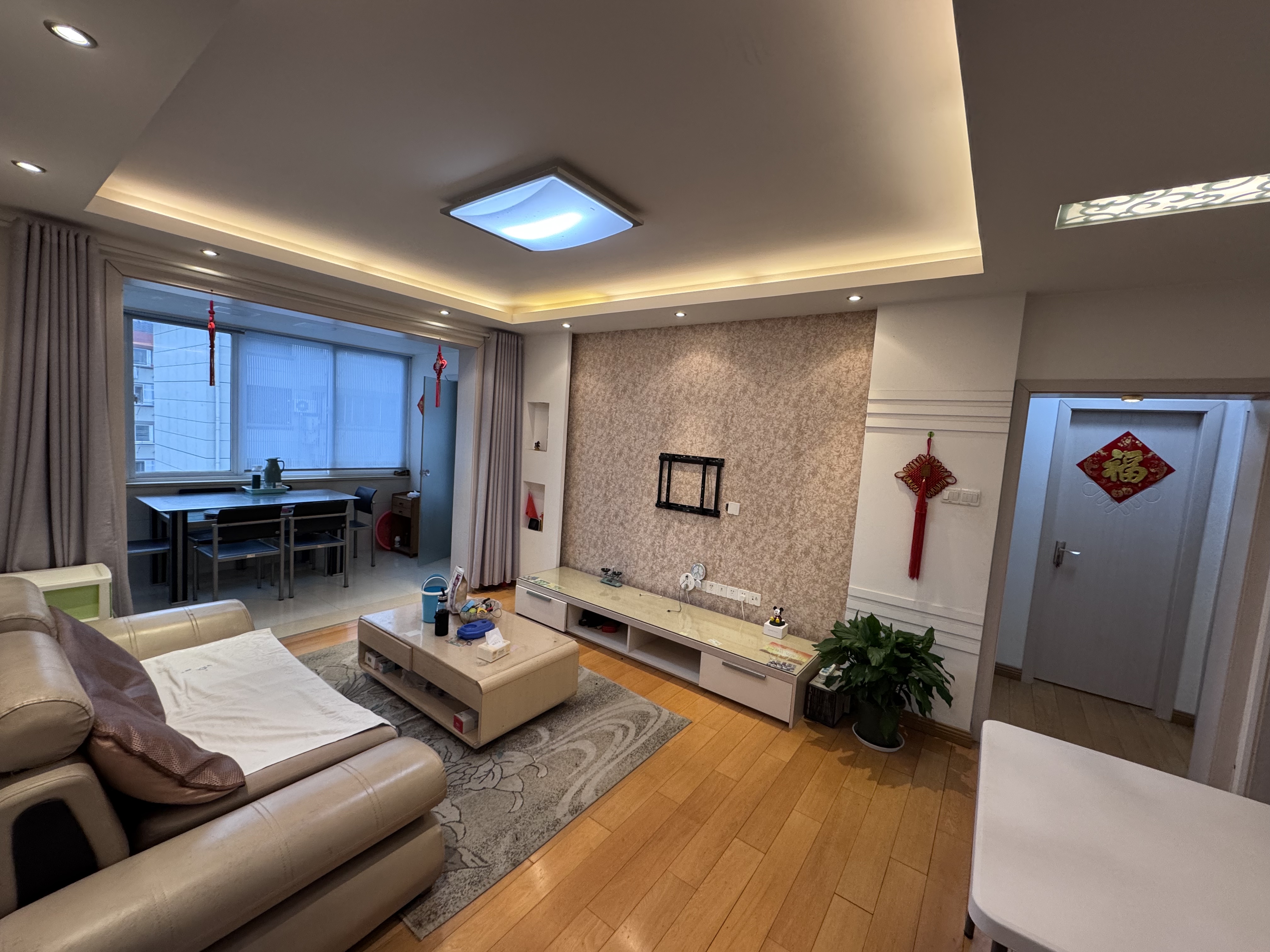 银花苑 4室1厅2卫 113m²