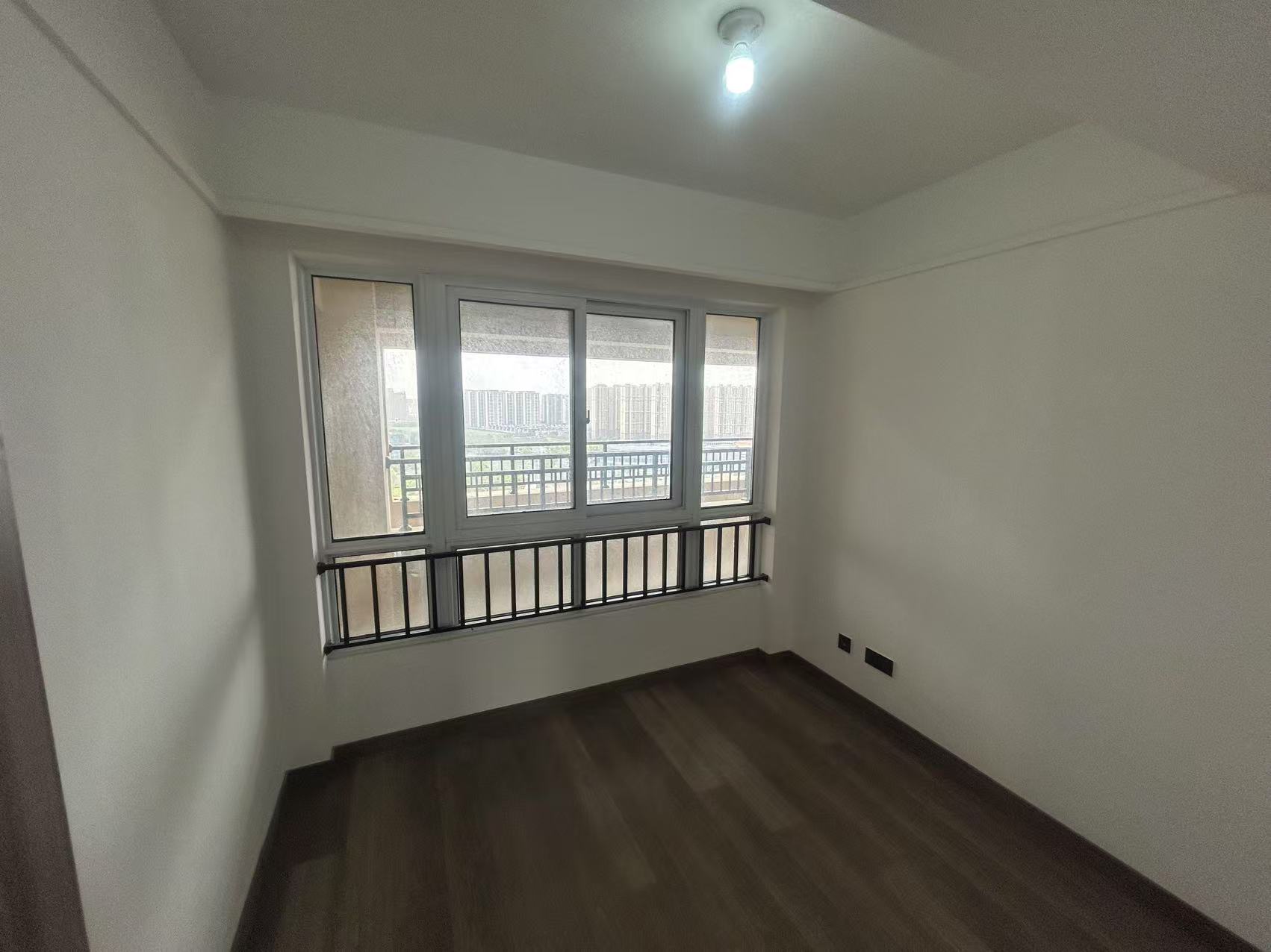 世茂云锦 3室2厅2卫 106m&sup2;