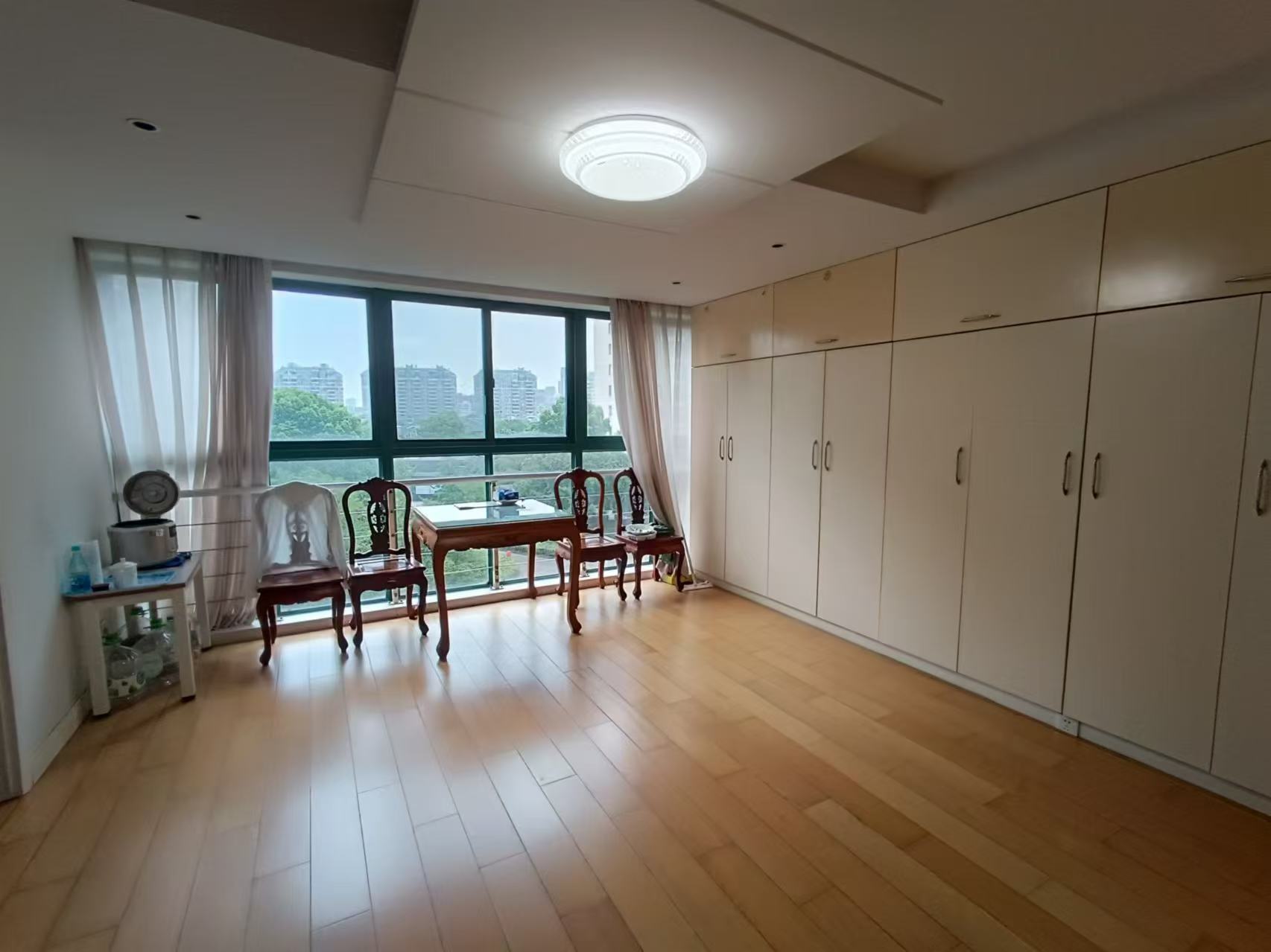新城小区 4室2厅2卫 203.88m²