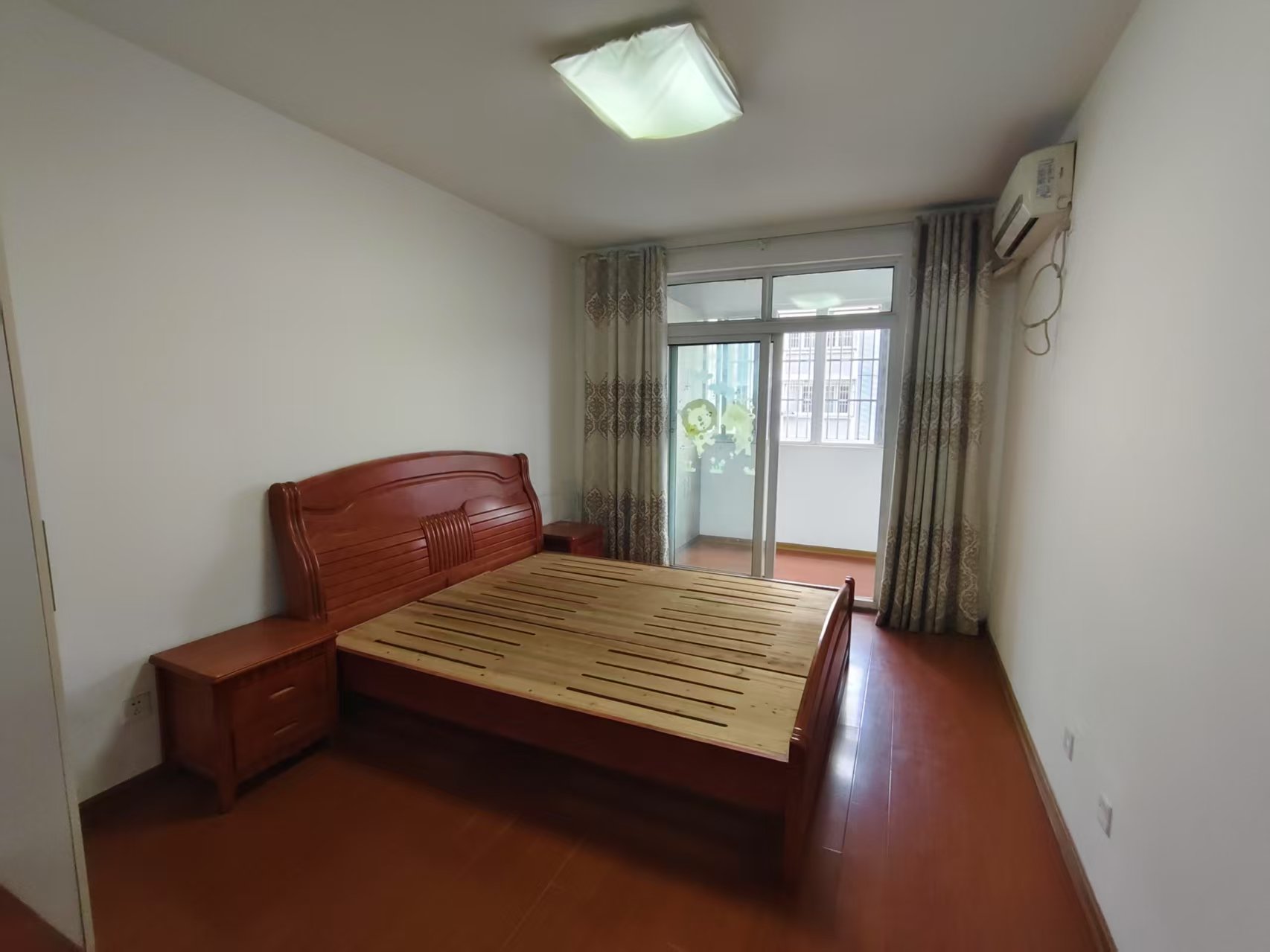 城山花园 2室1厅1卫 77m&sup2;