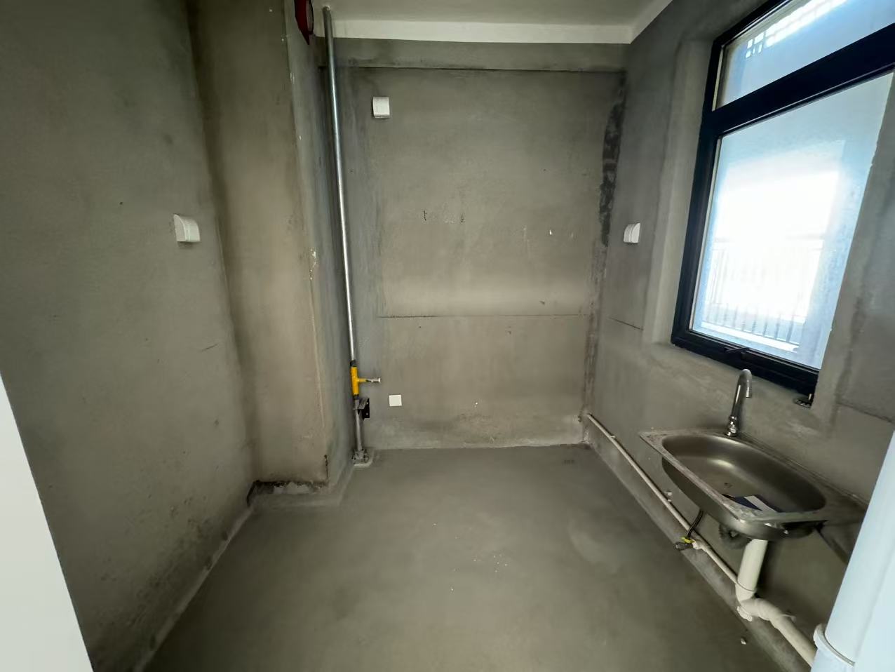 翠园 3室1厅1卫 92m&sup2;