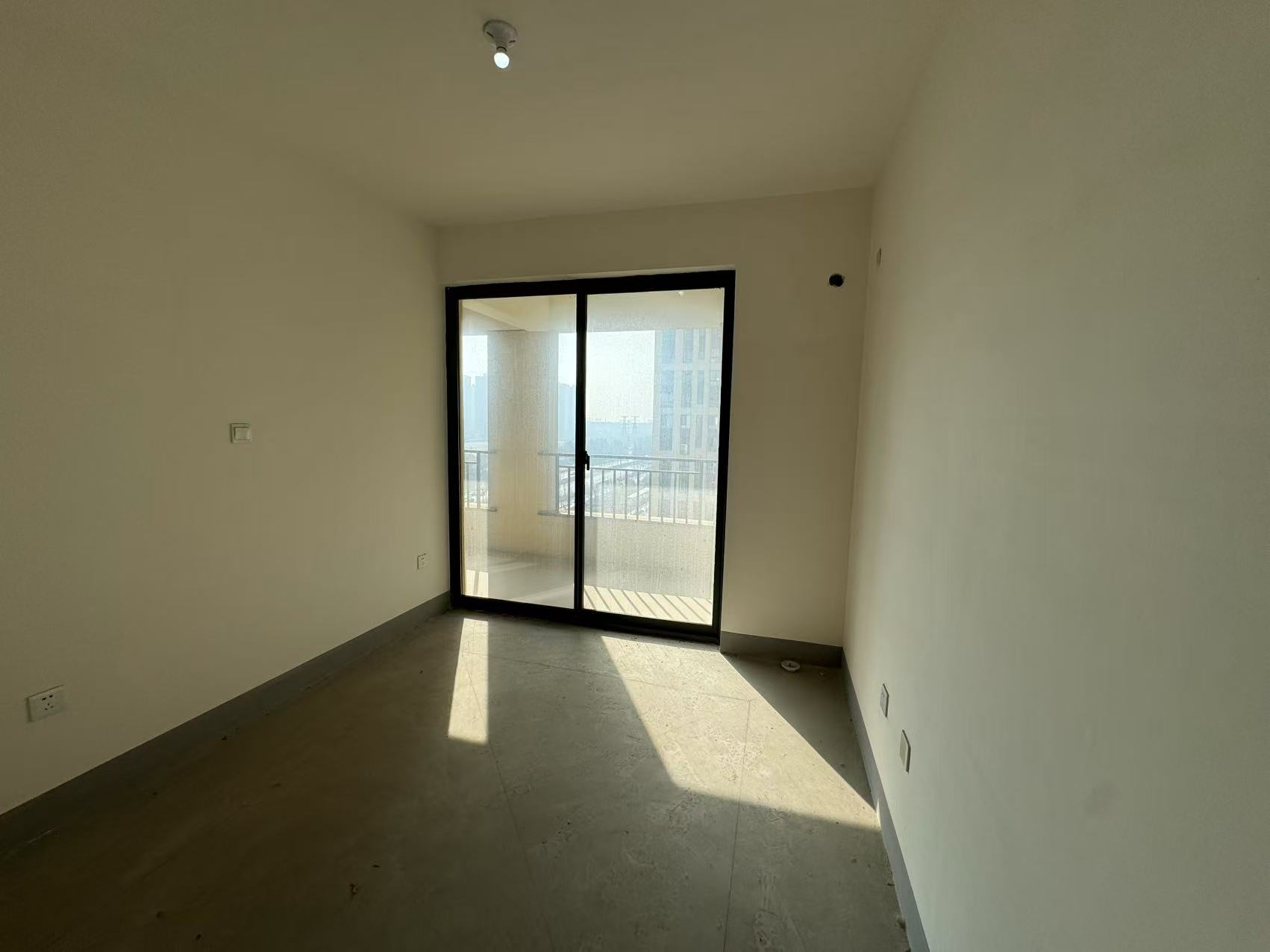 翠园 3室1厅1卫 92m&sup2;