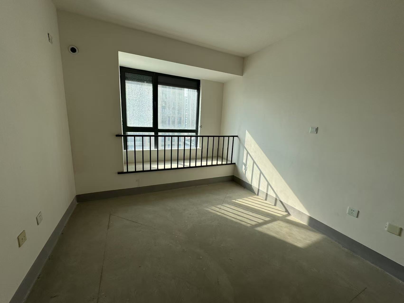 翠园 3室1厅1卫 92m&sup2;