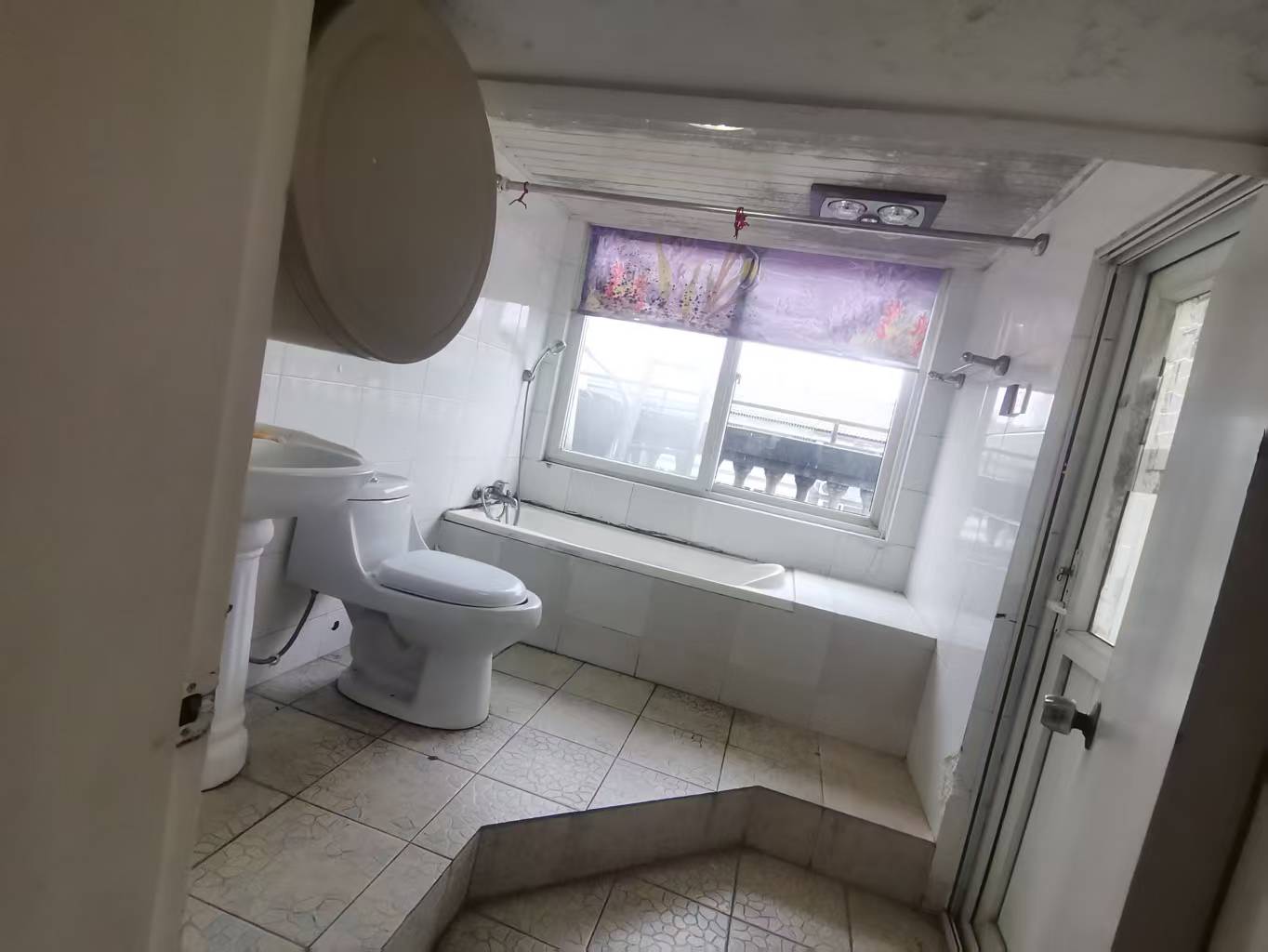 五山花苑 4室2厅2卫 90m&sup2;