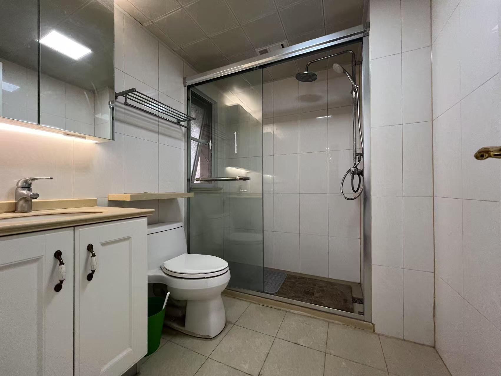 中南世纪花城三期 4室2厅2卫 144m²