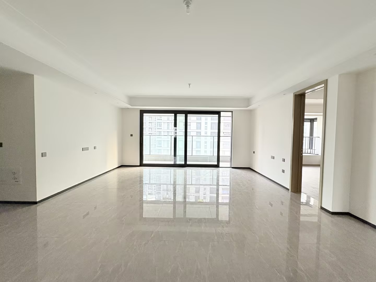 万科方圆 4室2厅2卫 160m²