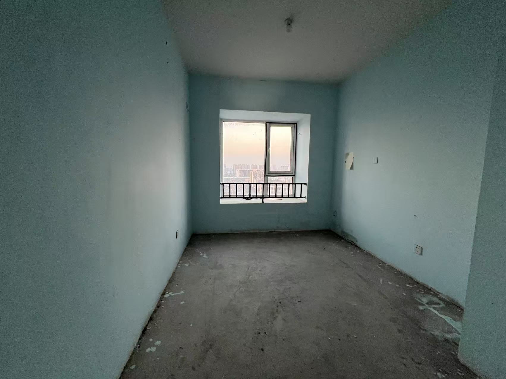 中南世纪花城二期 3室2厅1卫 121.65m²