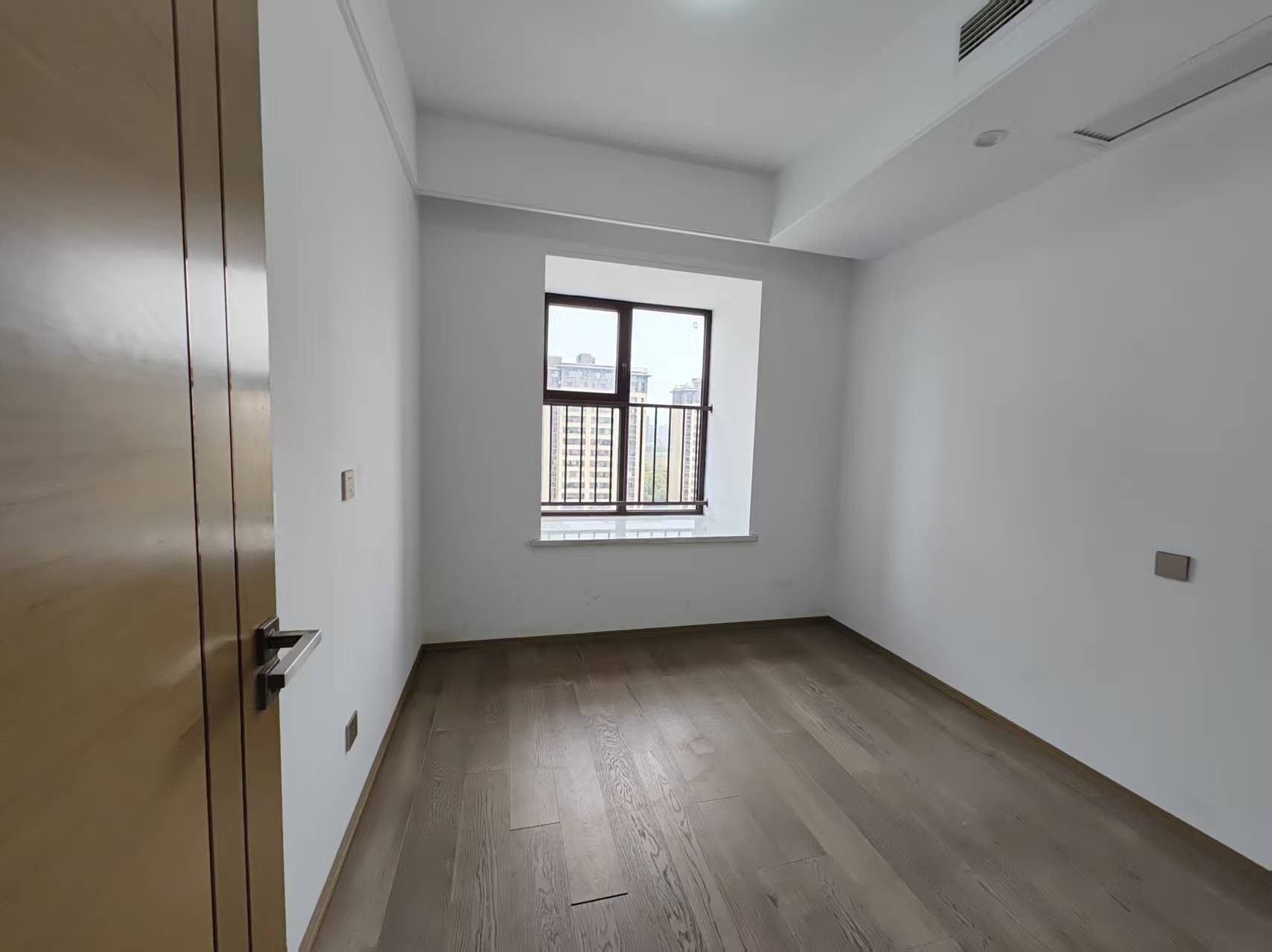 珑府 3室2厅2卫 125m&sup2;