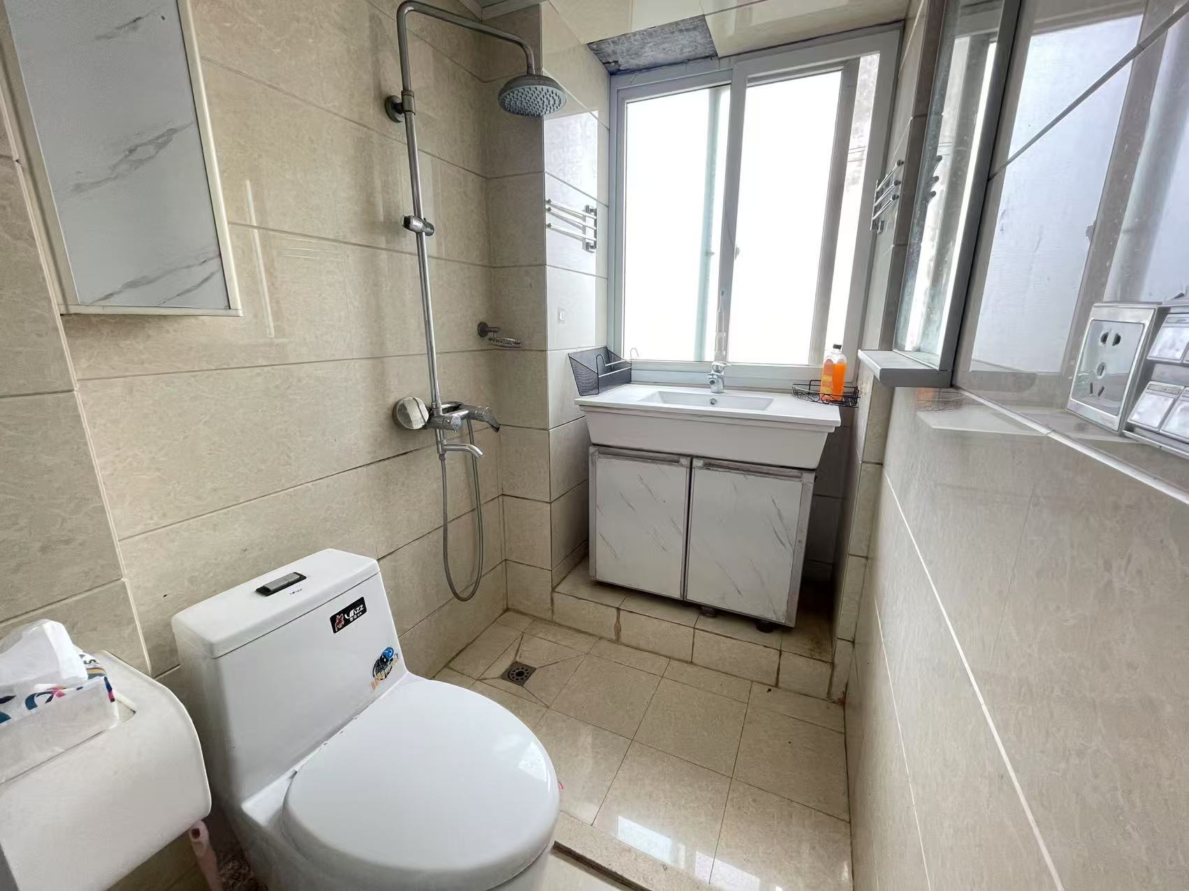 虹桥南村 2室1厅1卫 64m&sup2;