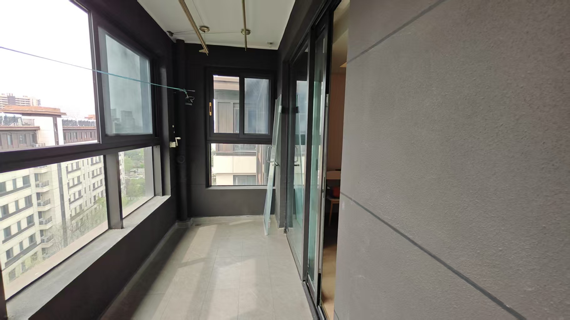 龙湖天宸源著 3室2厅2卫 117m²