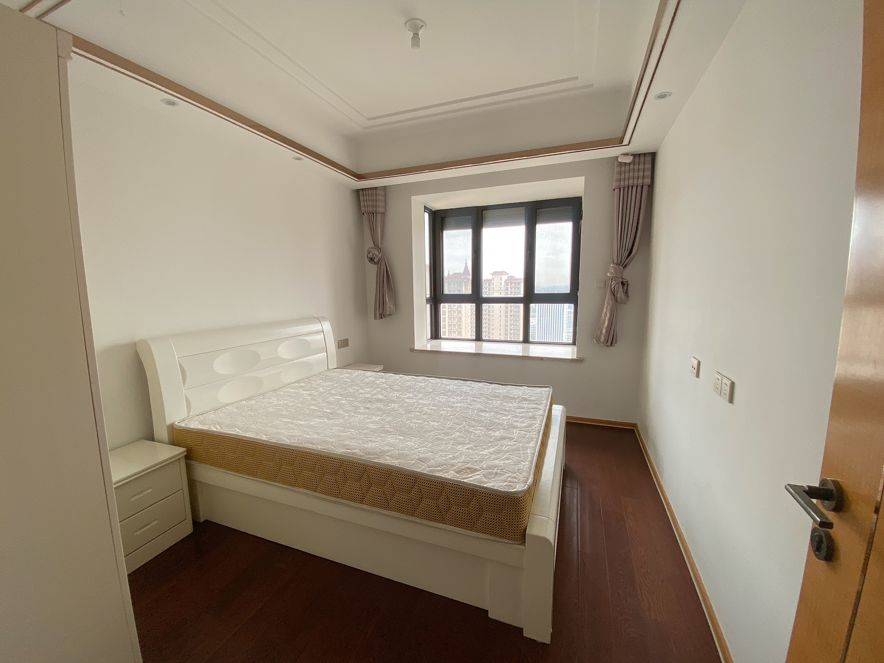 中南世纪花城三期 4室2厅2卫 165.9m&sup2;