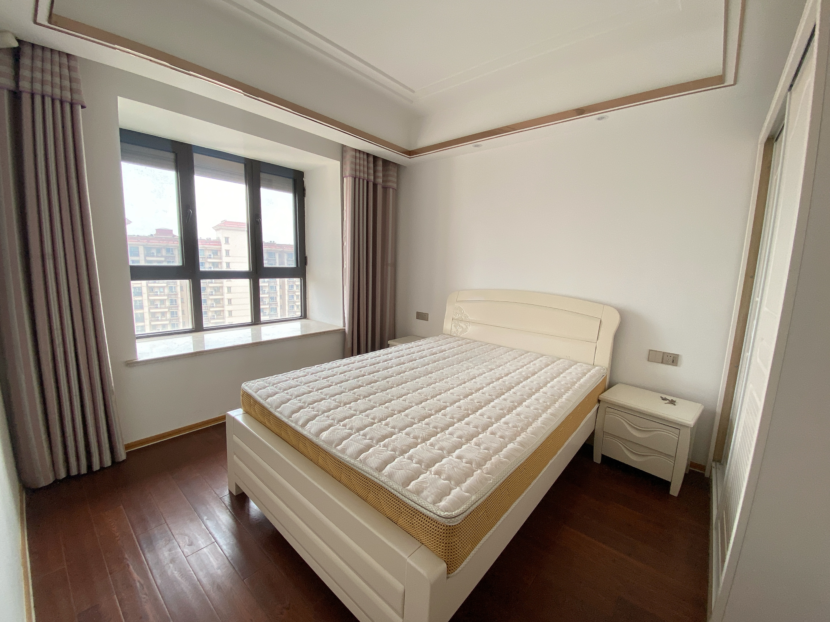 中南世纪花城三期 4室2厅2卫 165.9m&sup2;