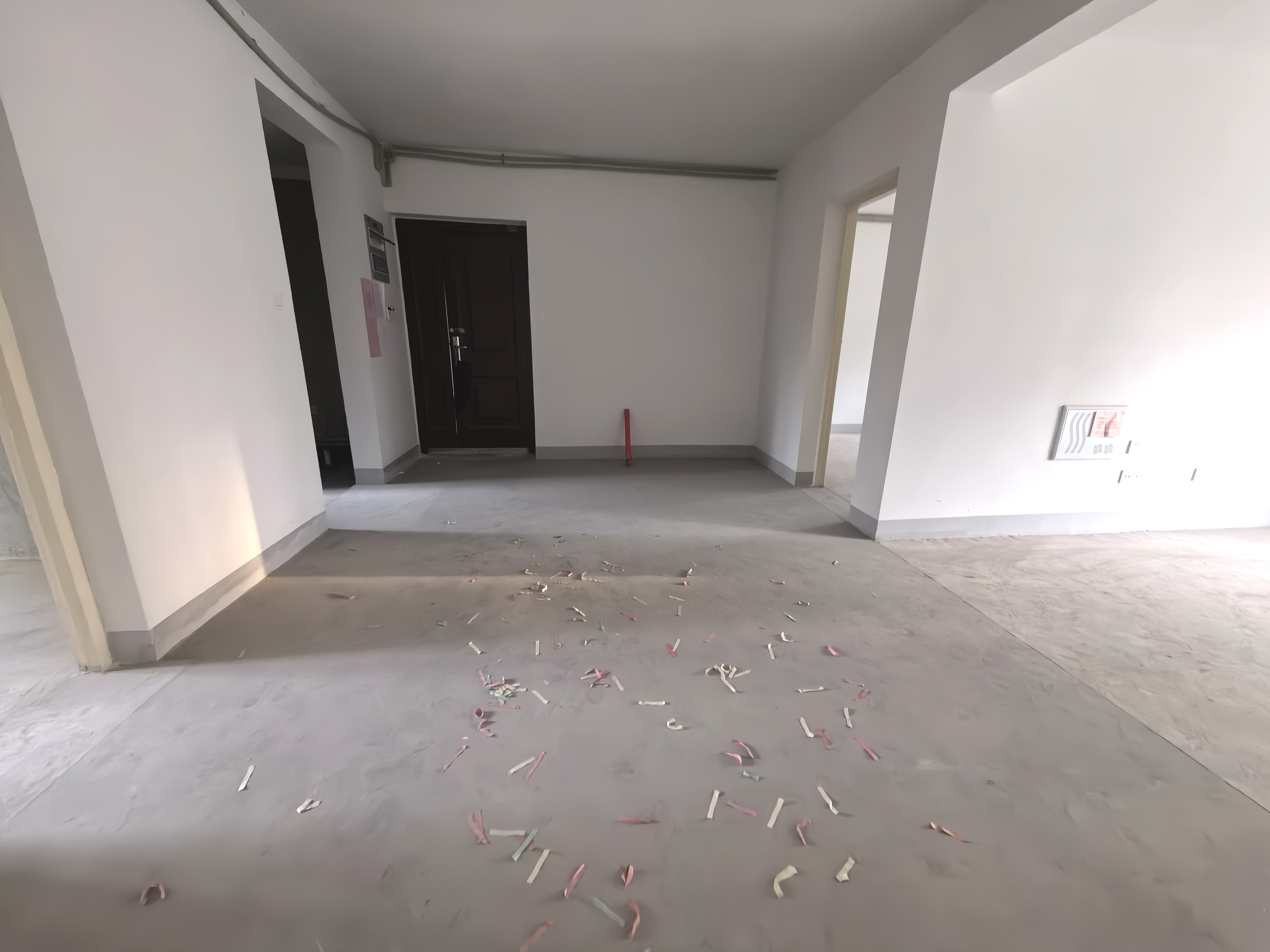 江畔花苑 3室2厅2卫 148m²