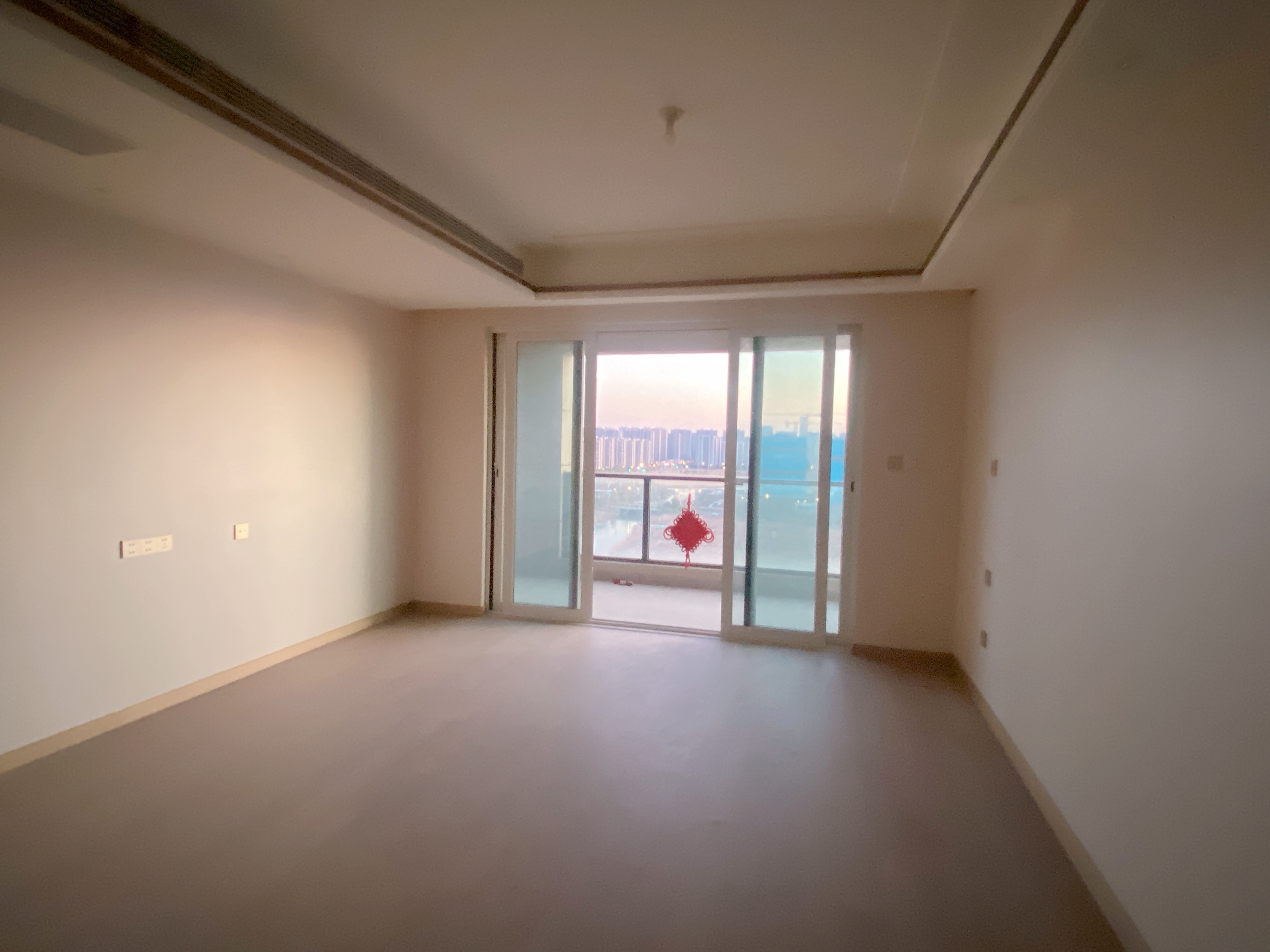 南通金鹰世界·尚府 4室2厅2卫 160m²