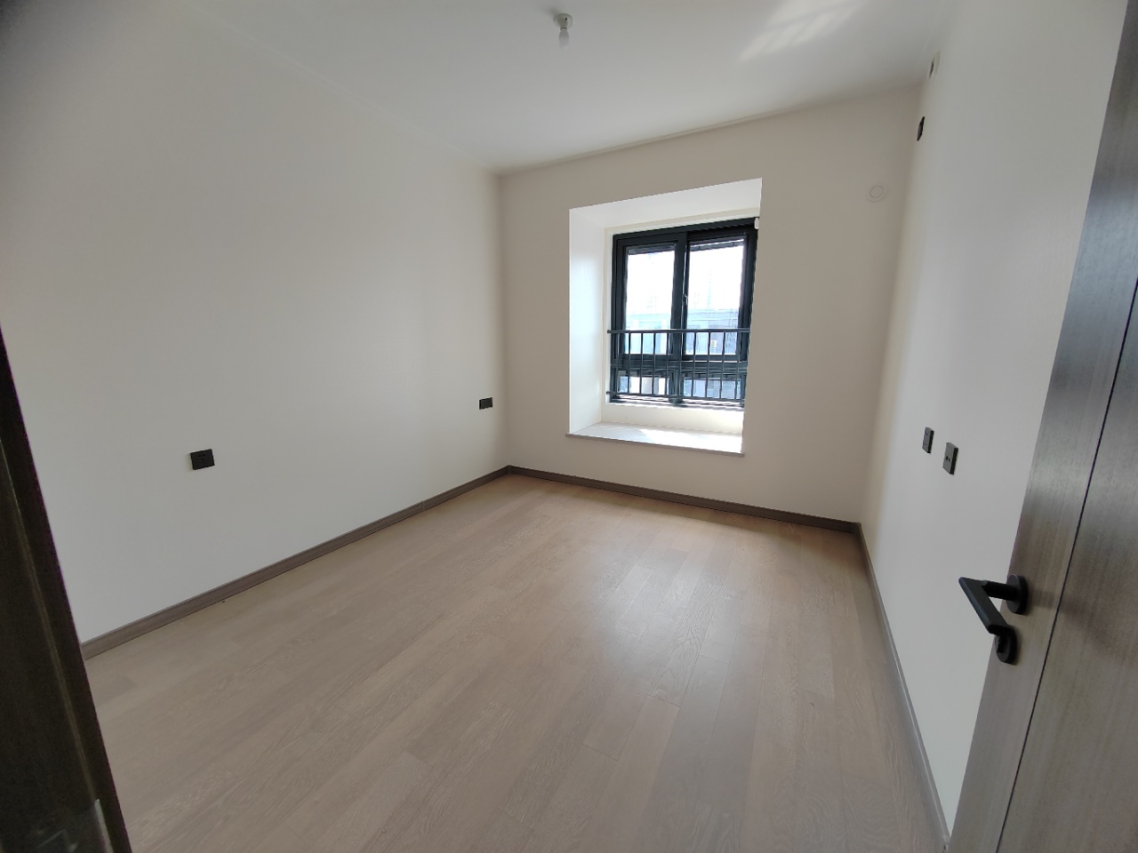 万科翡翠公园 3室2厅2卫 127m&sup2;