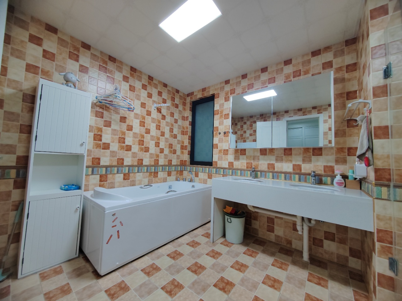 南通橡树湾 4室2厅3卫 248.07m&sup2;