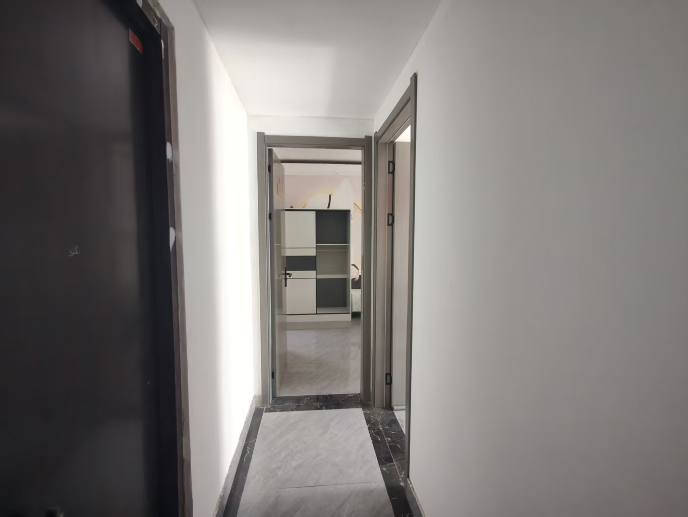 绿地江海图 3室2厅3卫 87.00m²