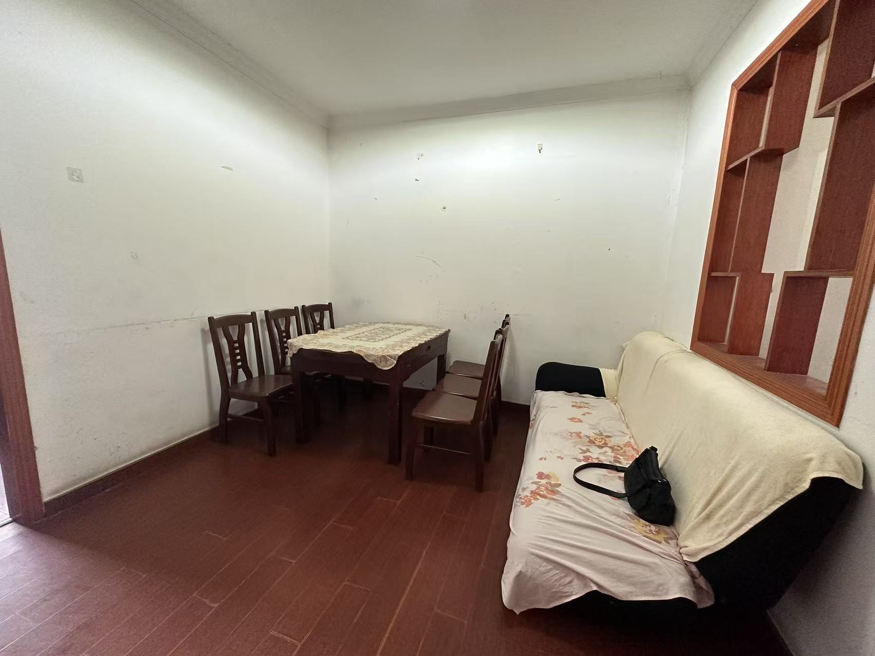 虹桥新村(朝霞路) 3室1厅1卫 75m²