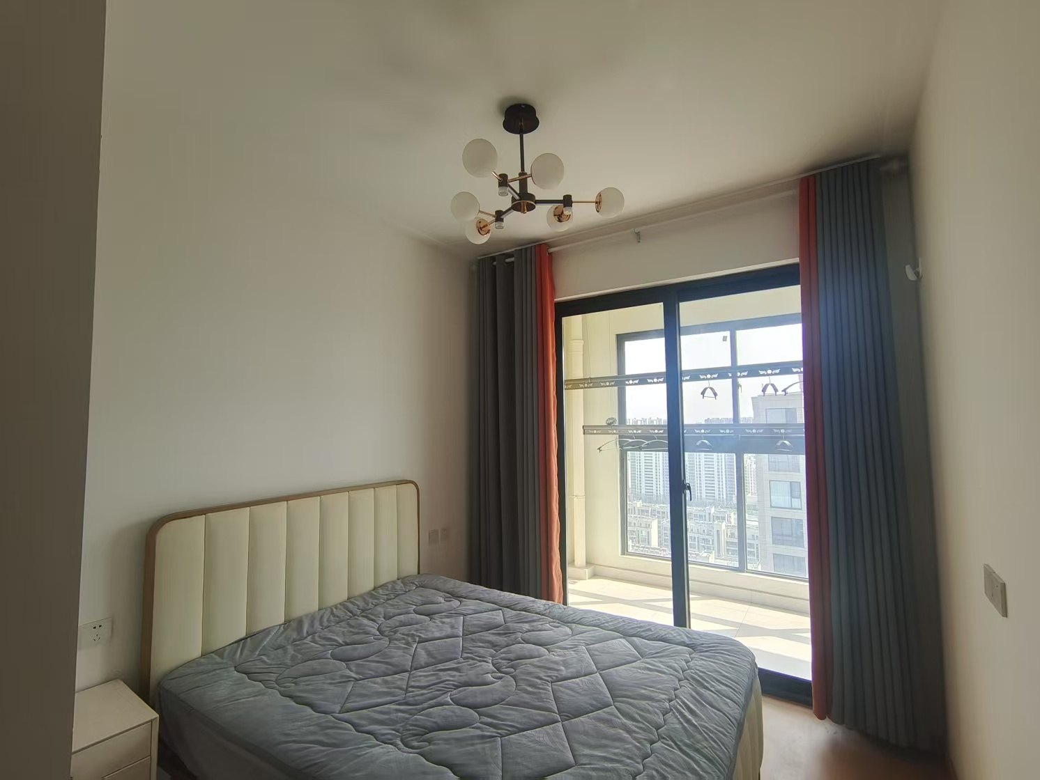 时光漫城 4室2厅2卫 125m²