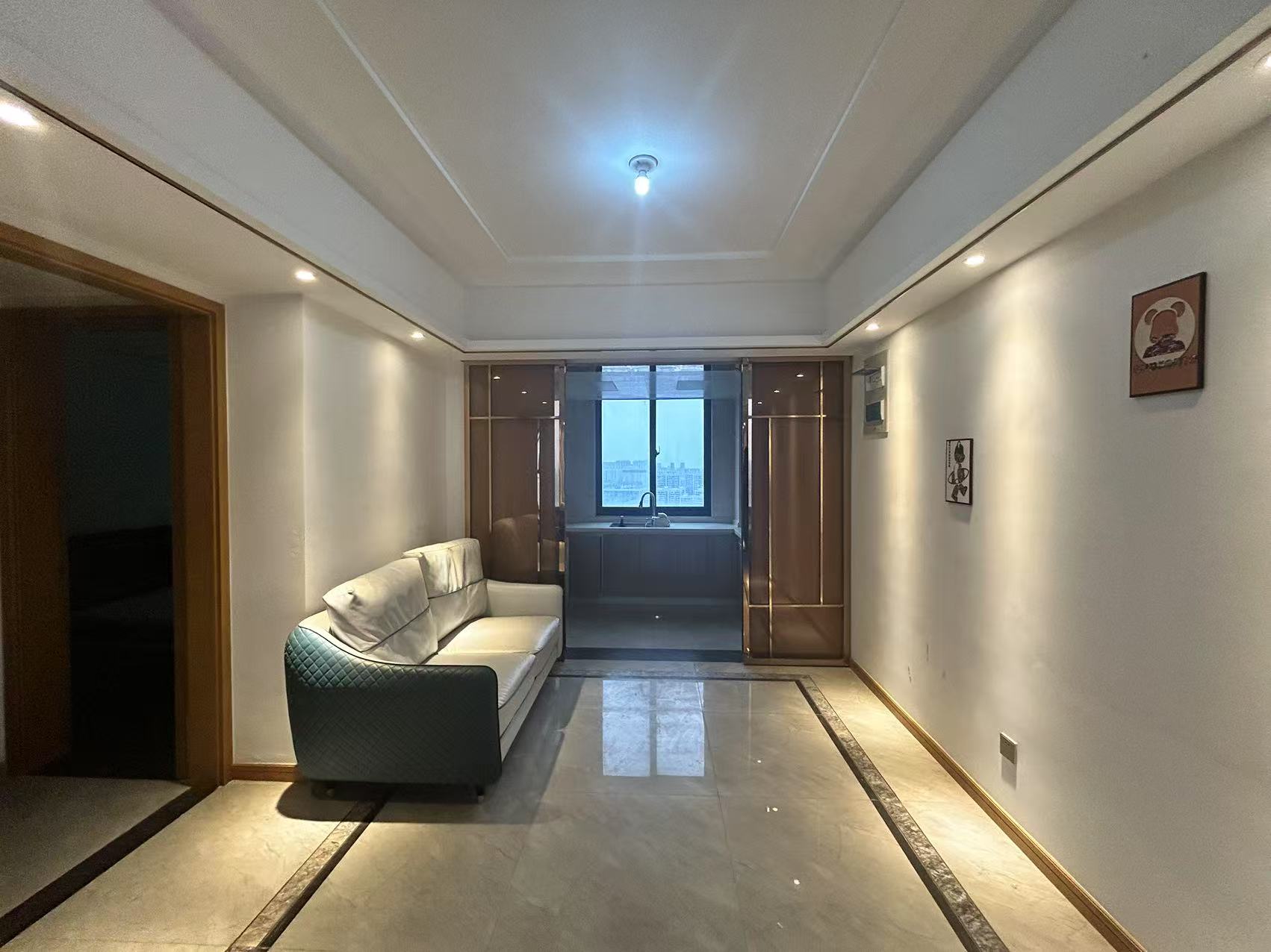 中南世纪花城三期 3室2厅2卫 138m²