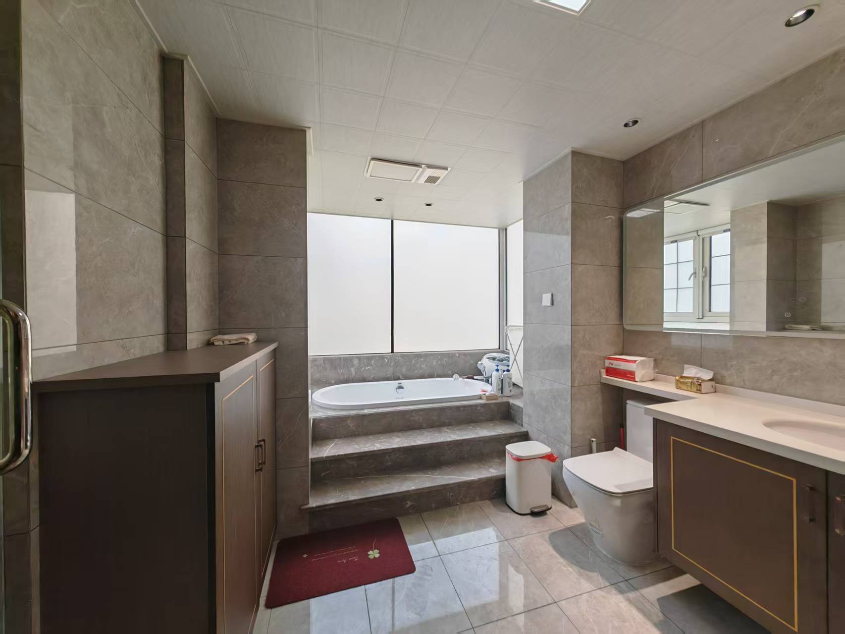 优山美地花园南区 5室2厅3卫 326.50m²