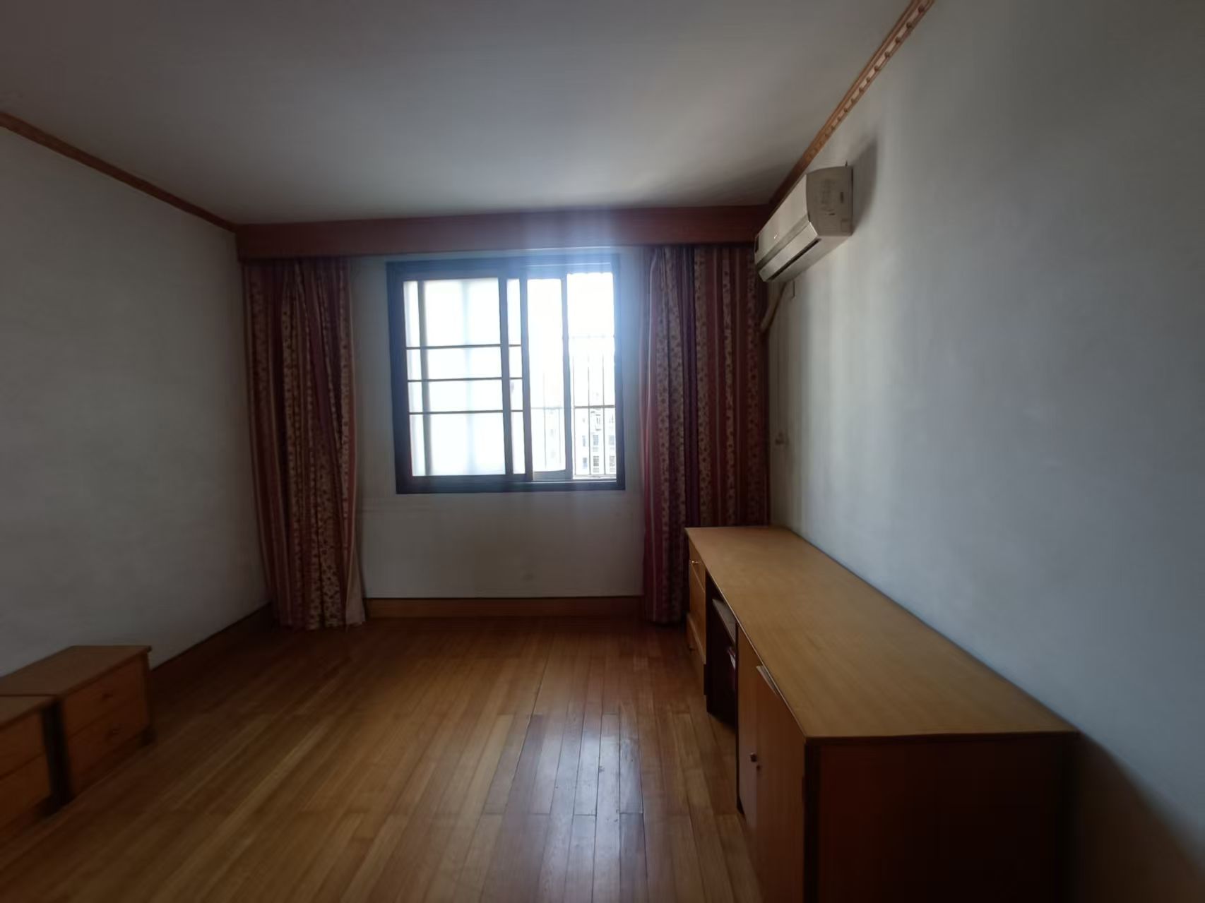 濠西园 3室2厅1卫 122m&sup2;