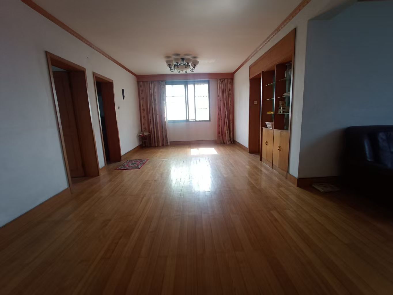濠西园 3室2厅1卫 122m&sup2;