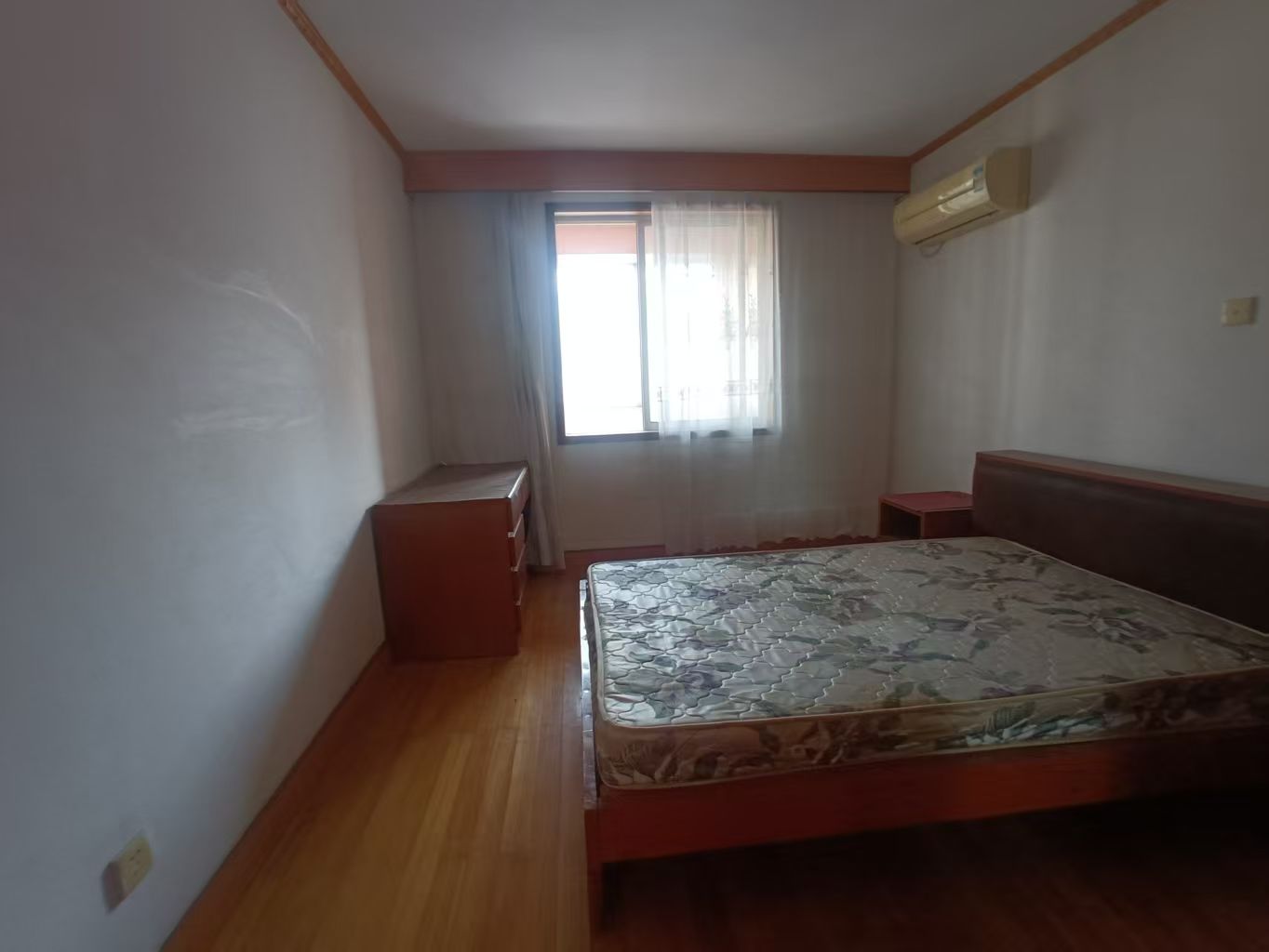 濠西园 3室2厅1卫 122m&sup2;