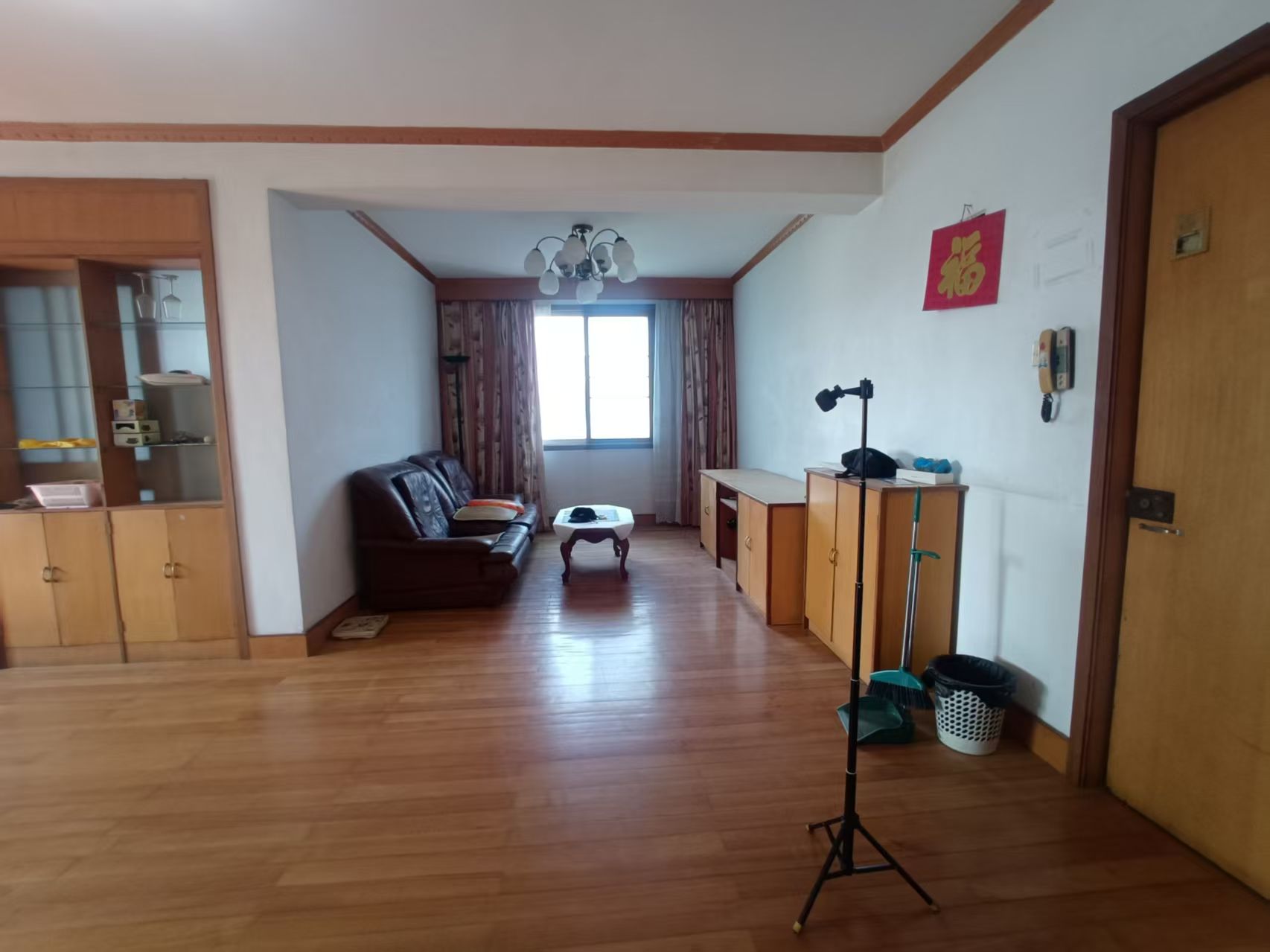 濠西园 3室2厅1卫 122m²