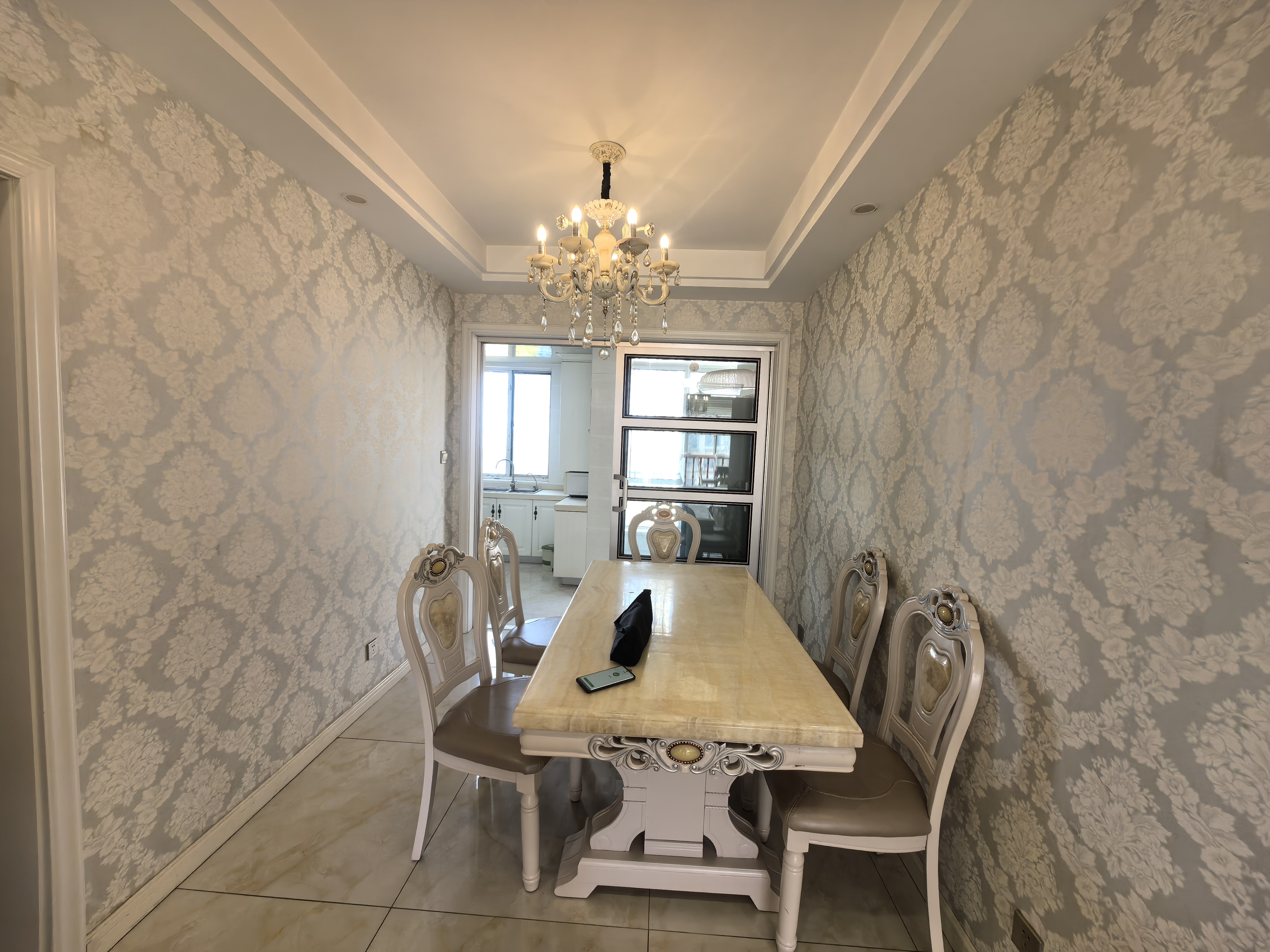 金色城邦 4室2厅2卫 136m²