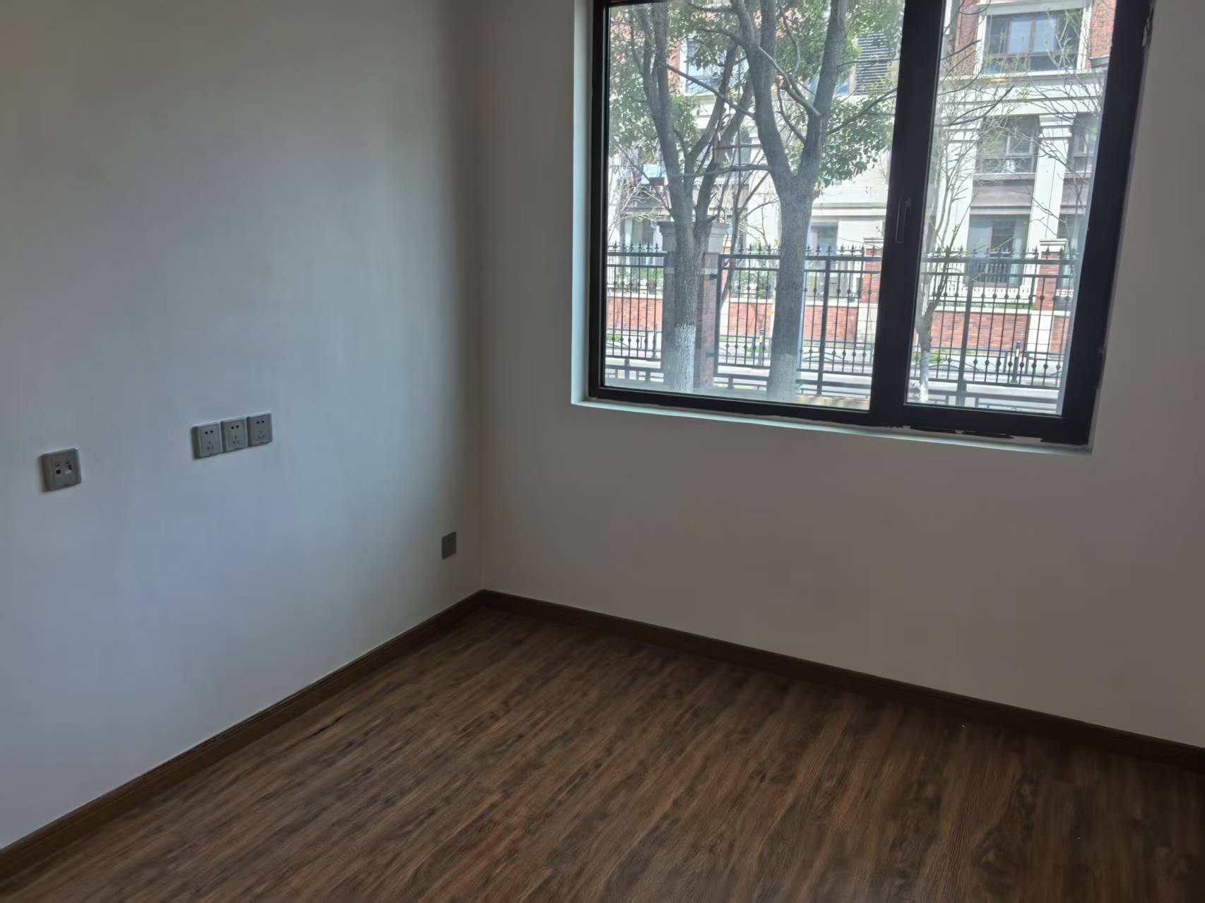 佳期漫 3室2厅2卫 217.43m²