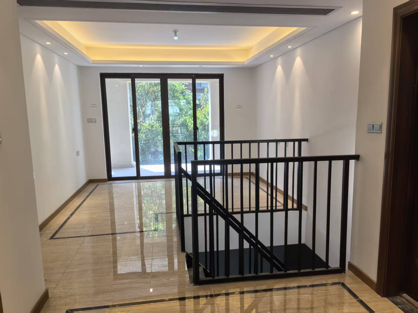 佳期漫 3室2厅2卫 217.43m²
