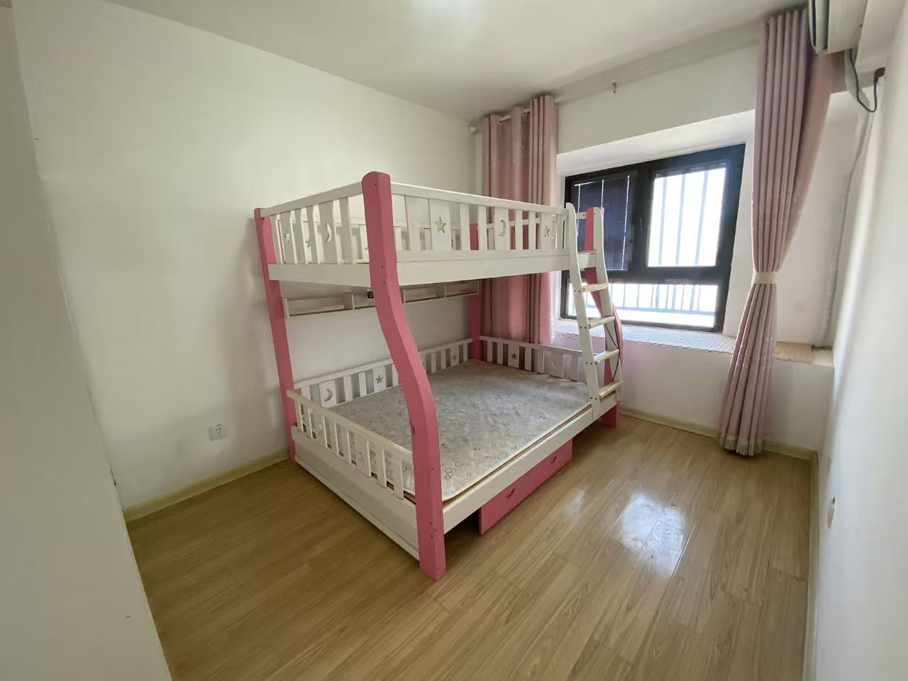 悦达悦海名邸 4室2厅2卫 125.00m&sup2;