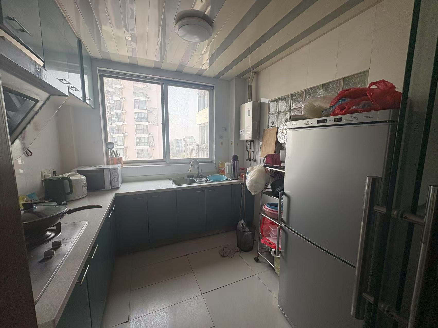 王府大厦 2室2厅1卫 124m&sup2;