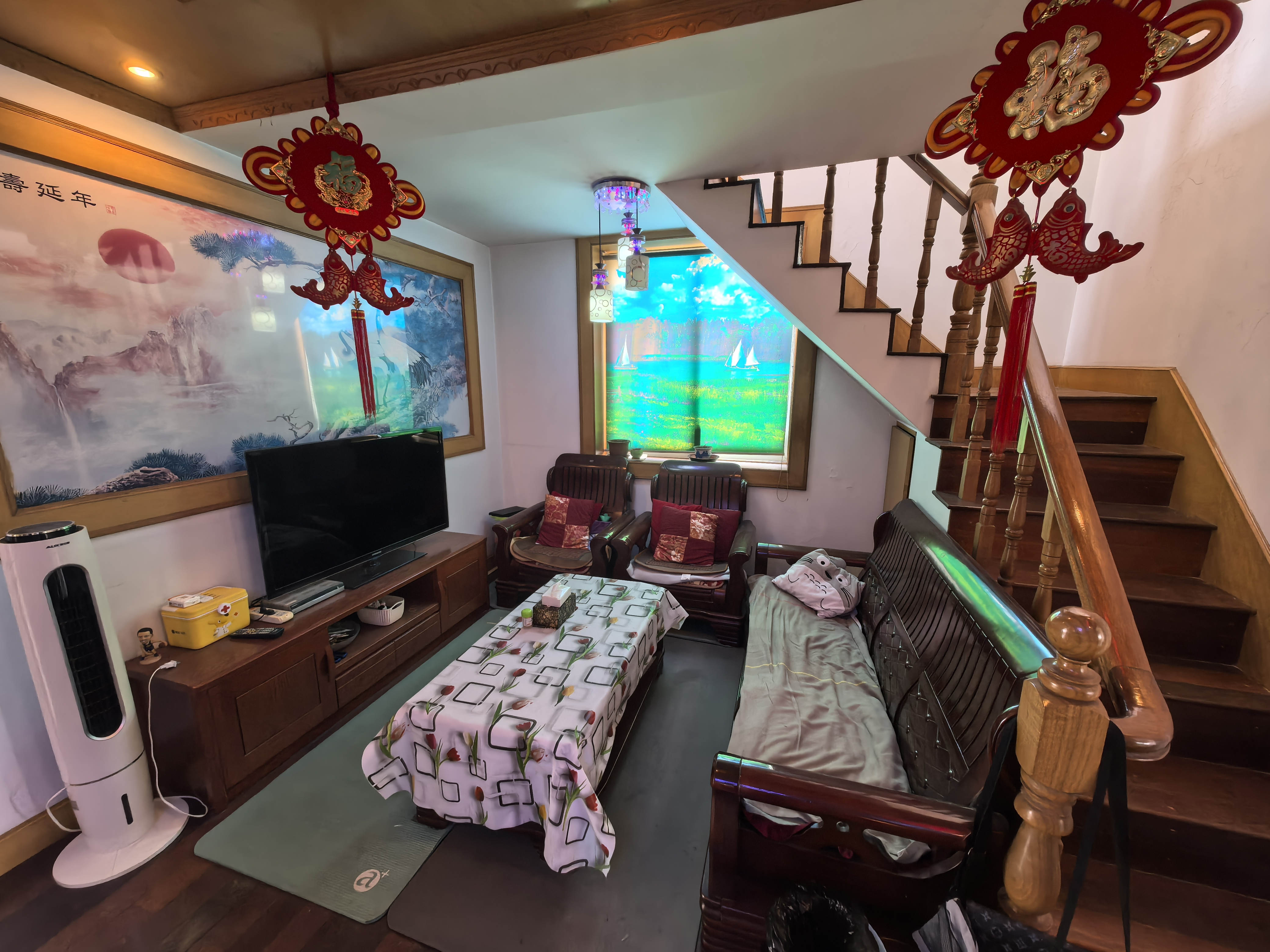 新龙花苑 5室2厅2卫 181.88m²