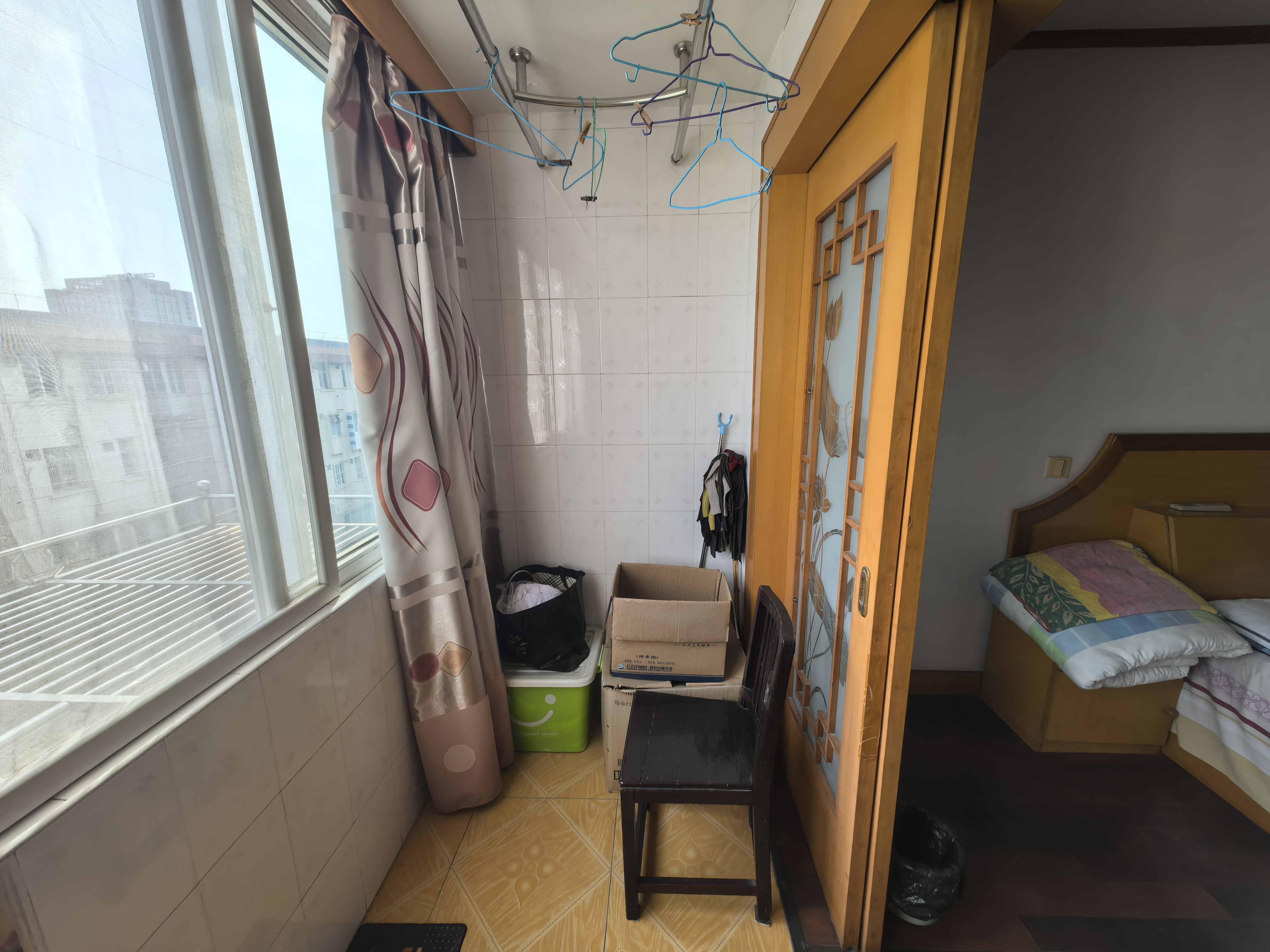 新龙花苑 5室2厅2卫 181.88m²