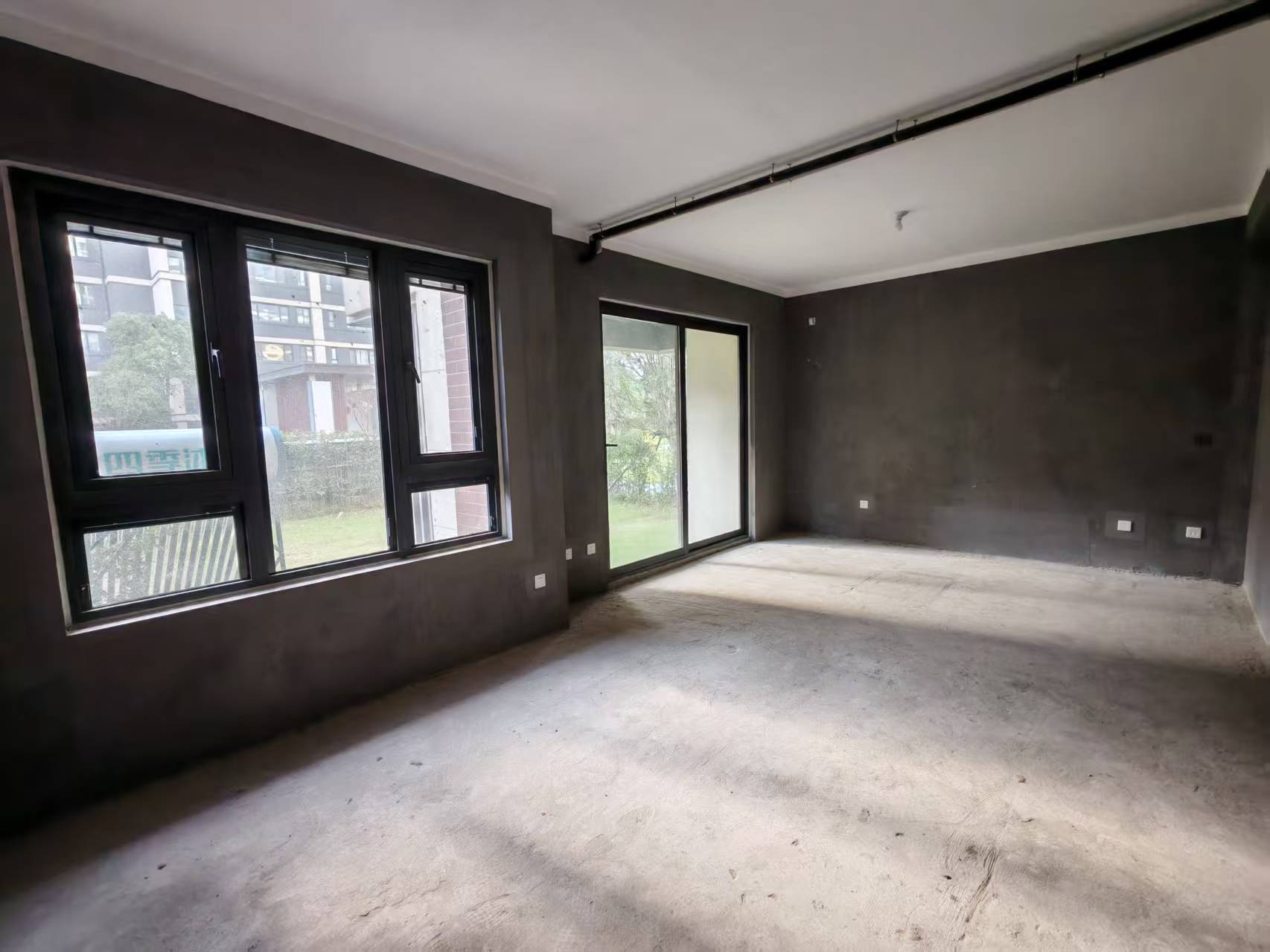 万科翡翠东第 4室2厅2卫 140.00m²