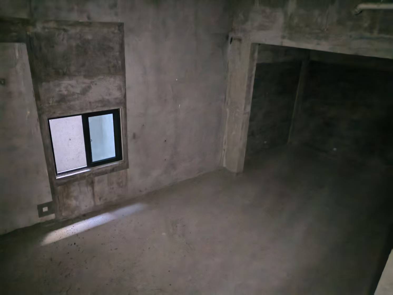 万科翡翠东第 4室2厅2卫 140.00m²