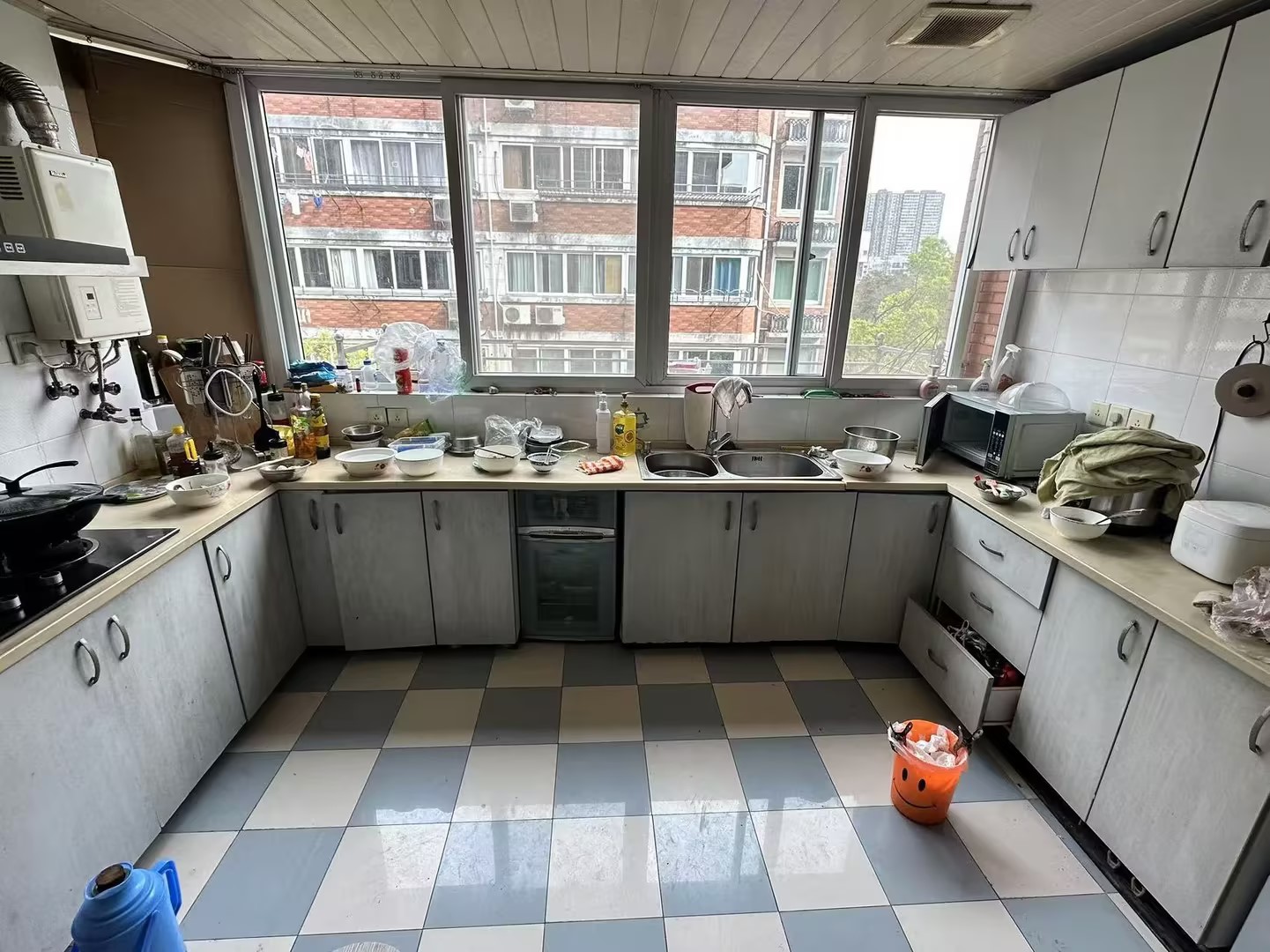 和兴花苑 4室2厅2卫 149m&sup2;
