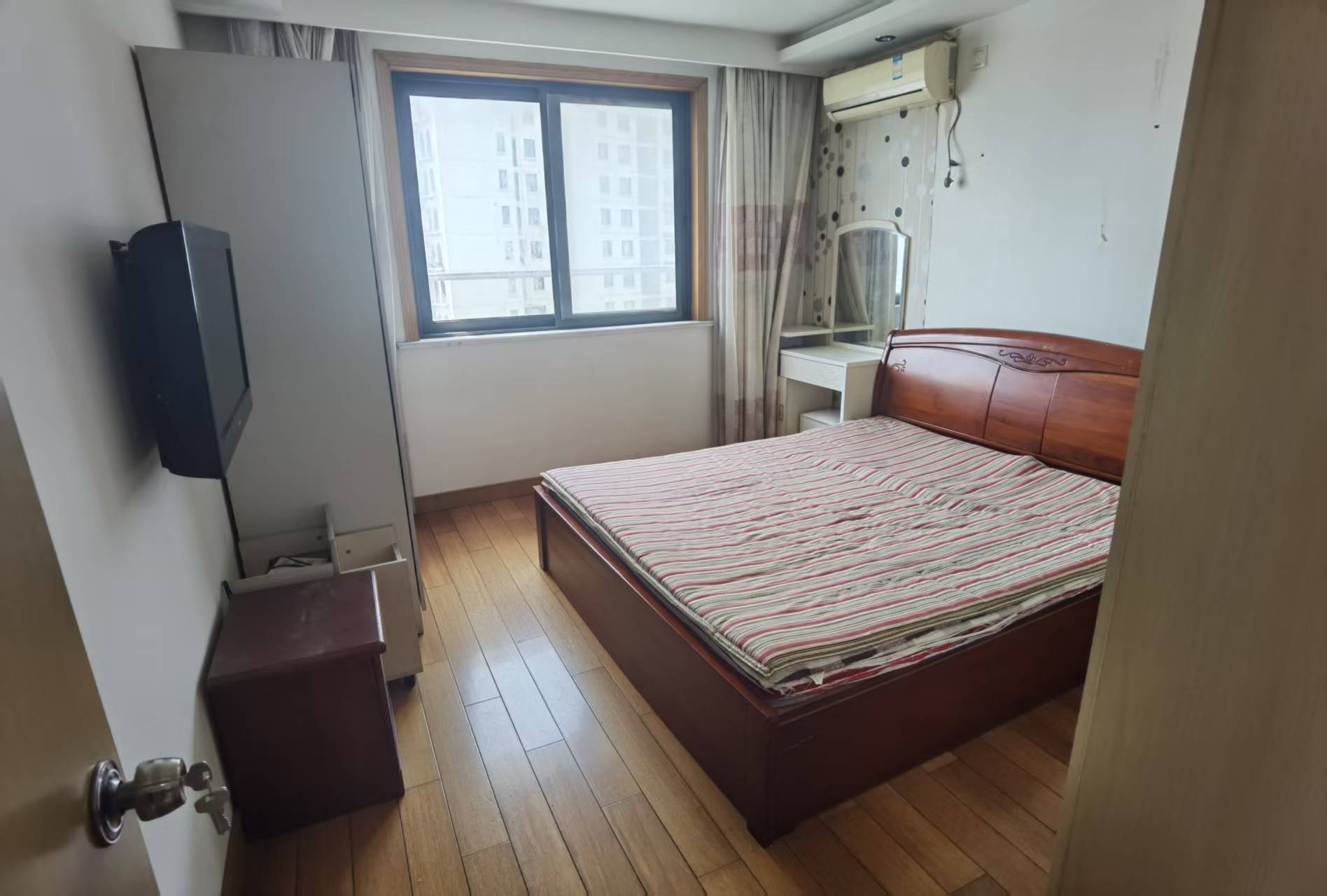高迪晶城 2室1厅1卫 67m&sup2;