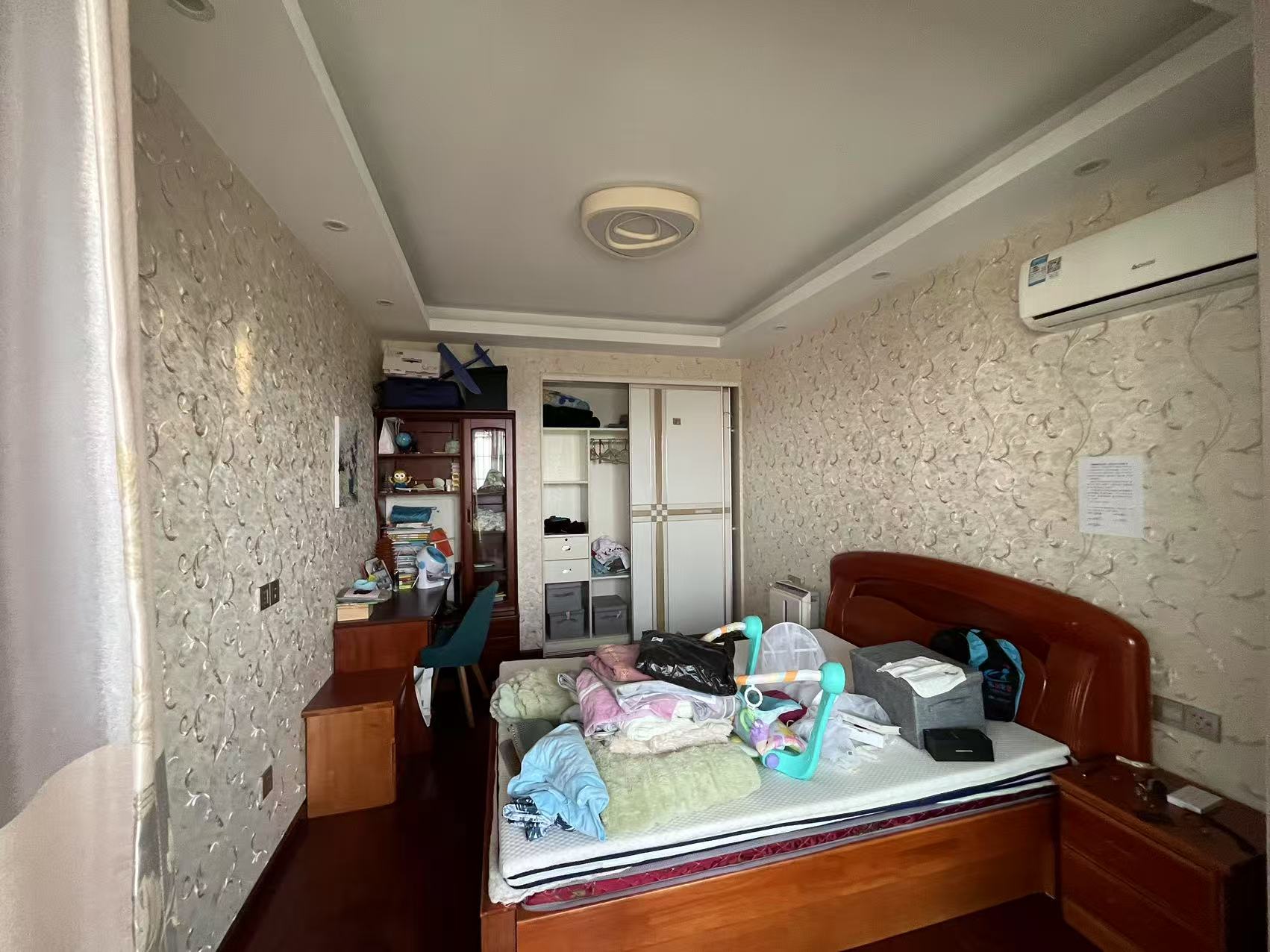 天香苑 3室2厅2卫 130m²