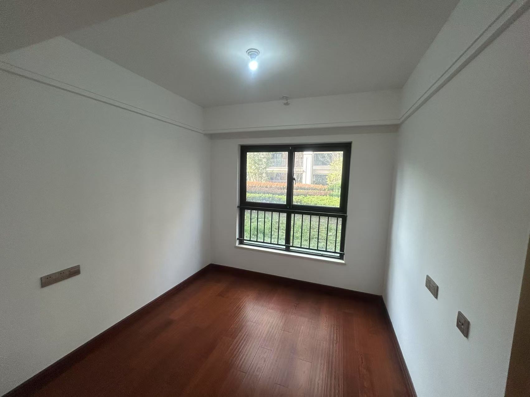 林肯公园 4室2厅2卫 122m&sup2;