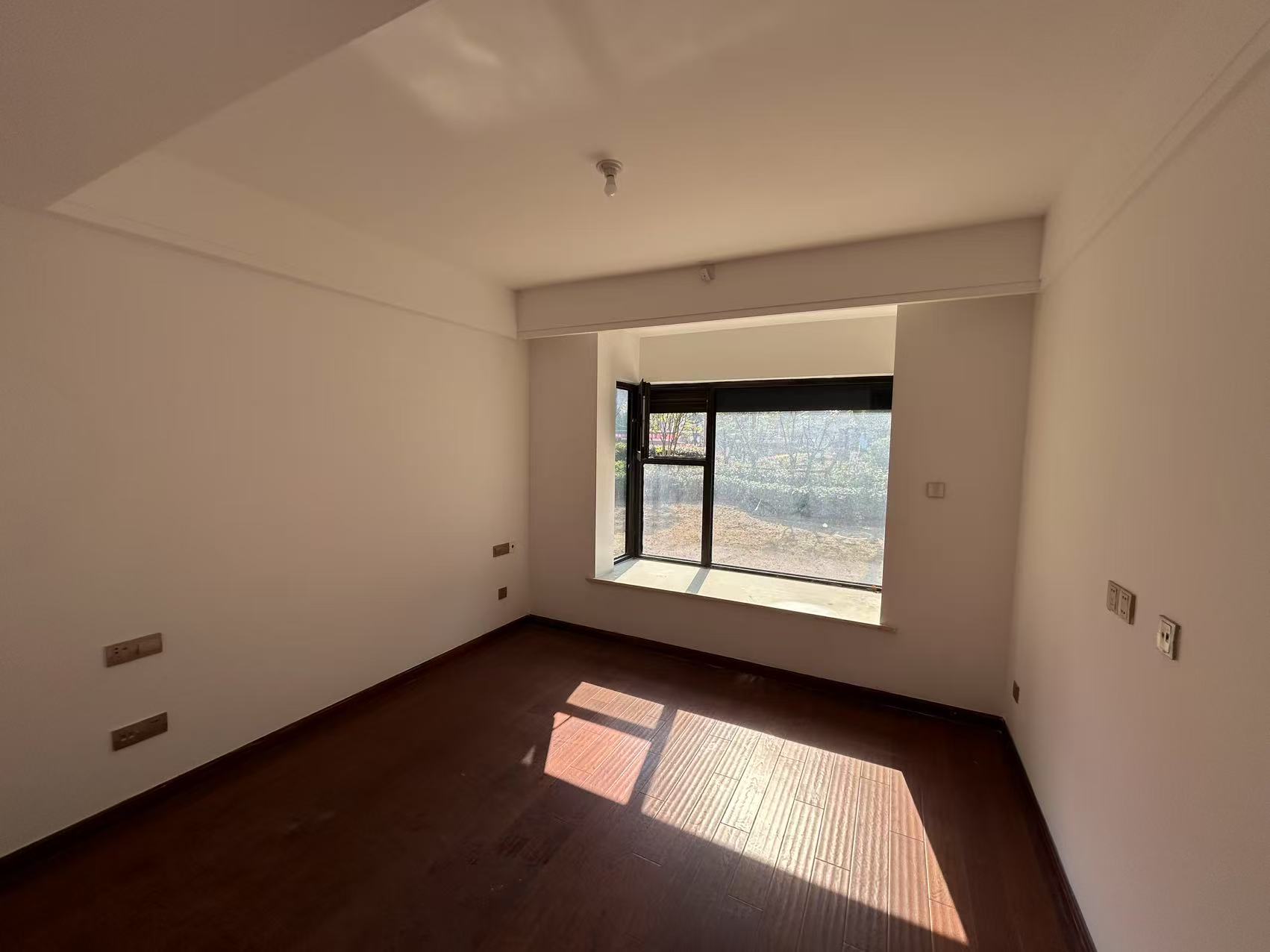林肯公园 4室2厅2卫 123.77m&sup2;