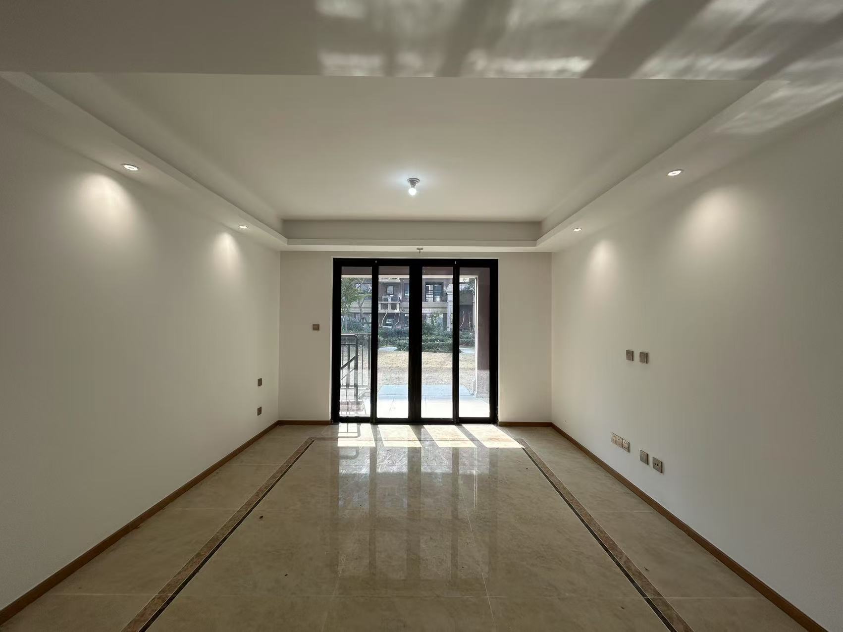 林肯公园 4室2厅2卫 123.77m²